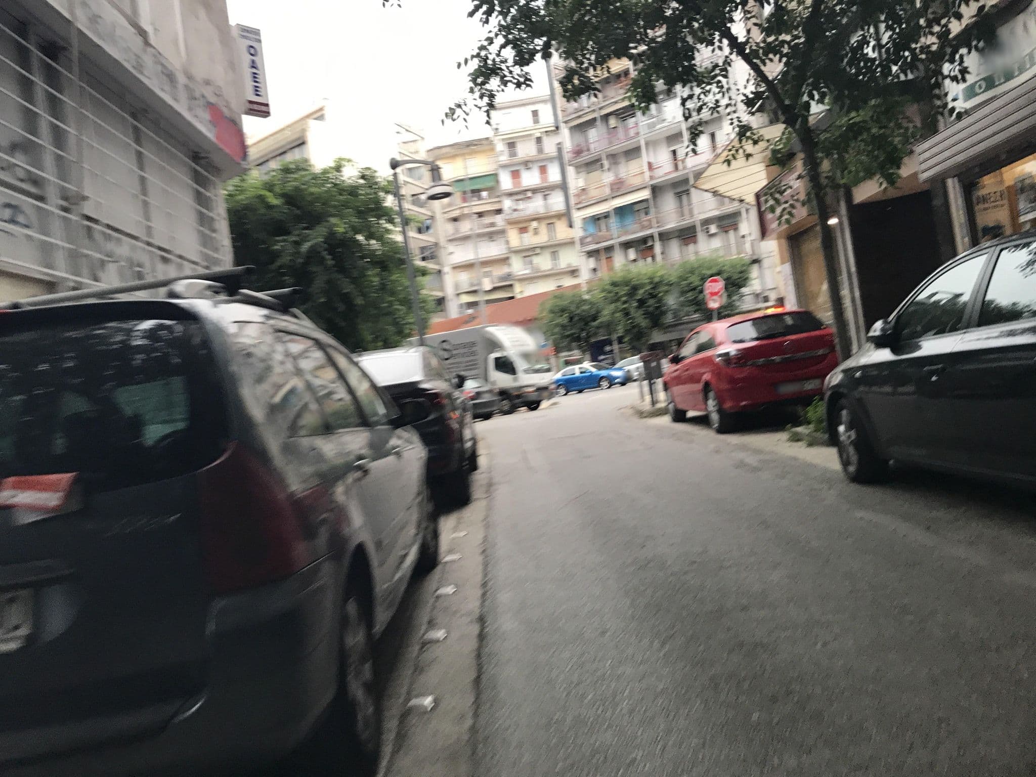 Street view near Imperial Plus, Thessaloníki — © miguel_andrade (CC BY-SA · Mapillary)