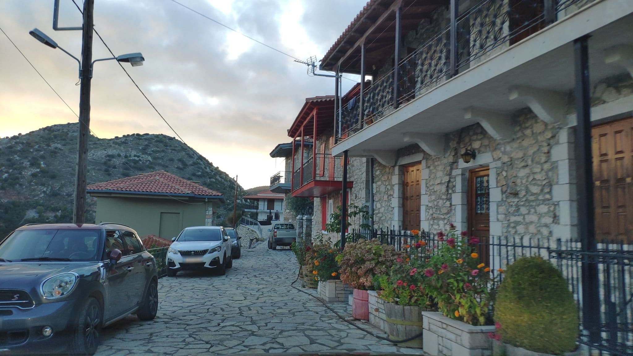 Street view near Orizontes, Alífeira — © pppetros (CC BY-SA · Mapillary)