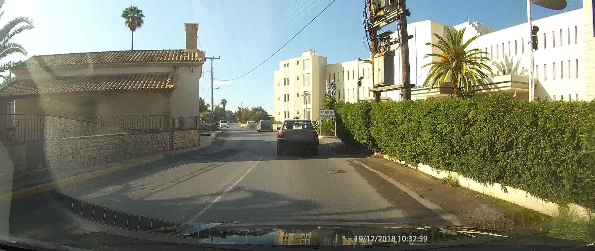 Street view near Messinian Bay Hotel, Paralía Vérgas — © healixx (CC BY-SA · Mapillary)