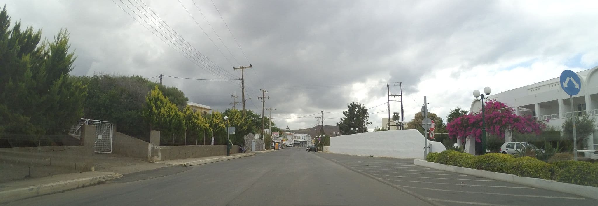 Street view near Knossos Beach, Kokkíni Cháni — © teddy73 (CC BY-SA · Mapillary)