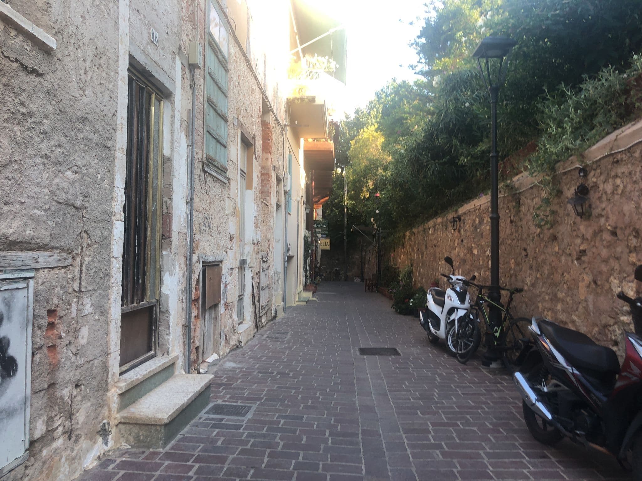 Street view near Sette Venti Boutique Hotel, Chaniá — © rikkekofoed (CC BY-SA · Mapillary)
