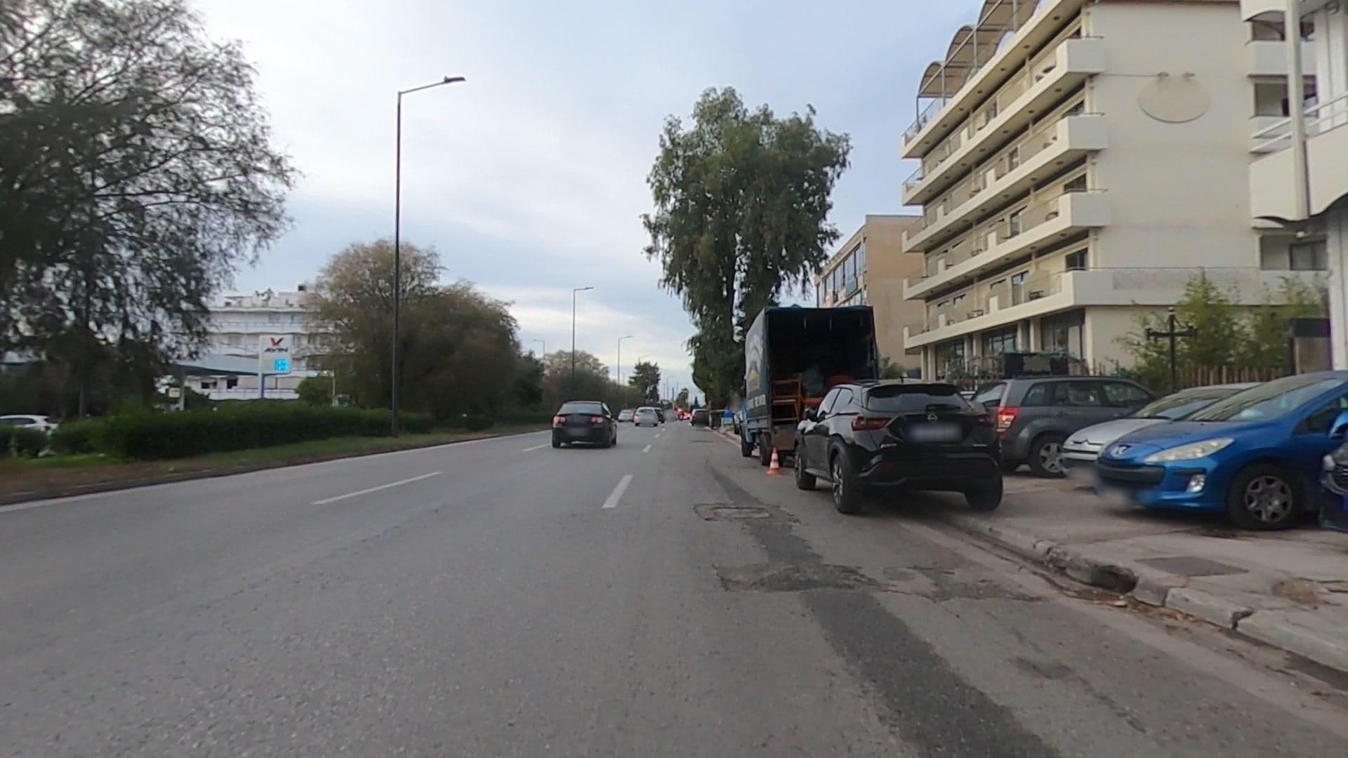 Street view near Four Seasons, Glyfáda — © efikour (CC BY-SA · Mapillary)