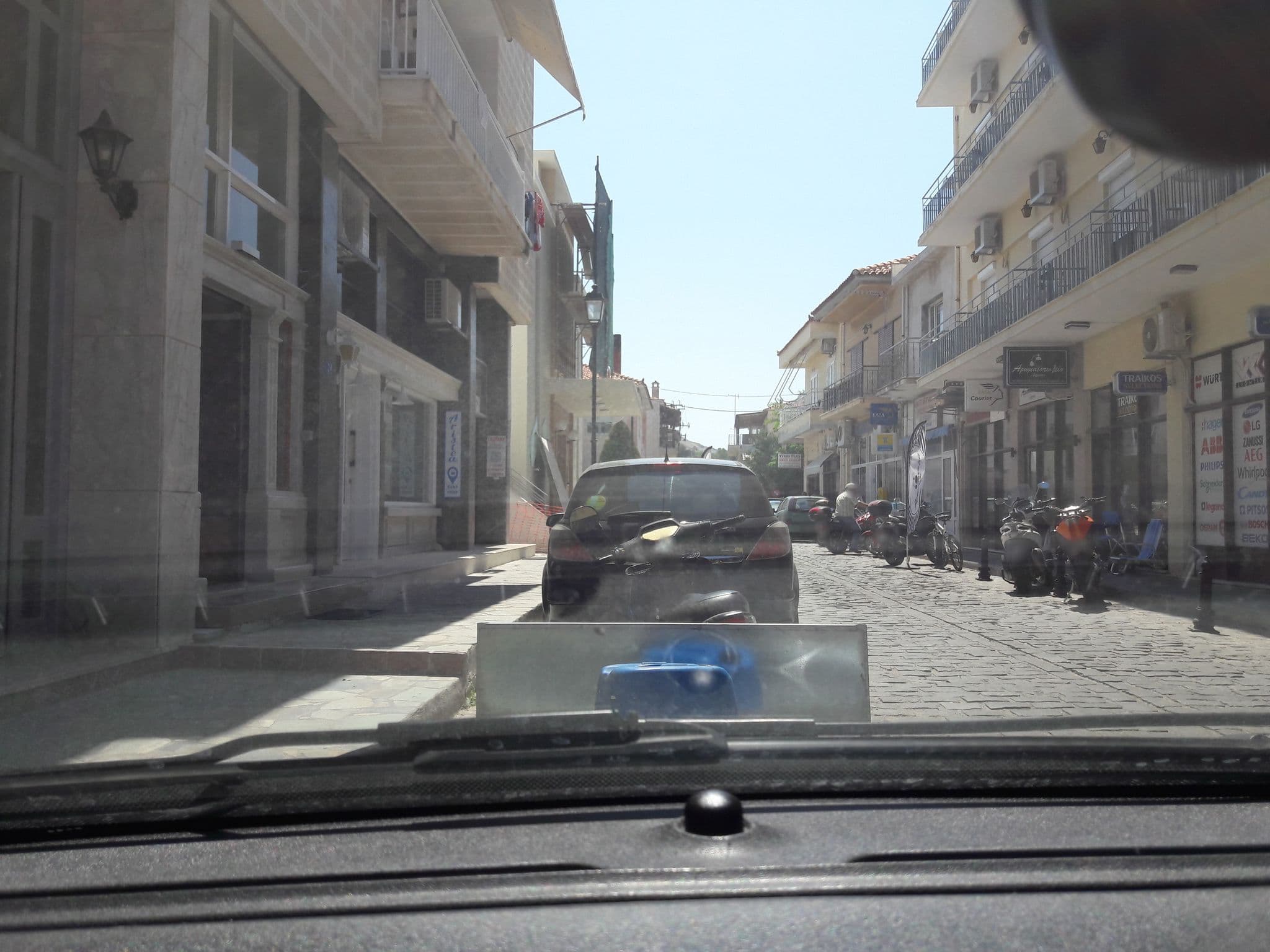 Street view near Άστρον City Hotel, Mýrina — © giannis (CC BY-SA · Mapillary)