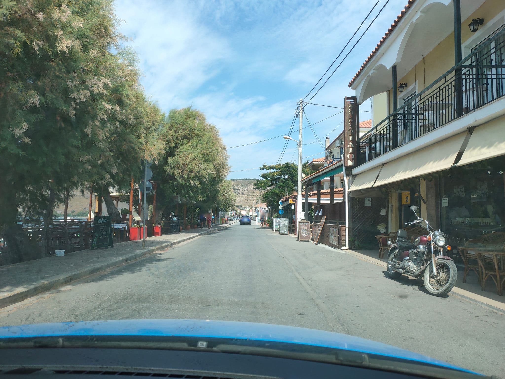 Street view near Ilion Hotel, Pétra — © jjc (CC BY-SA · Mapillary)