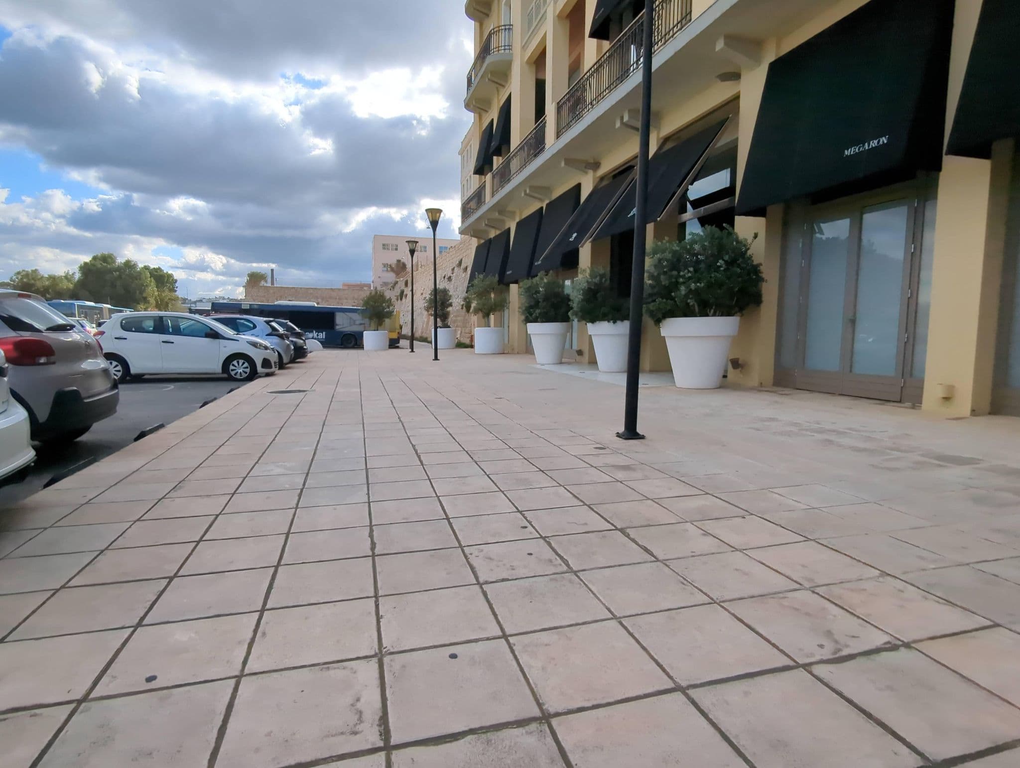 Street view near Megaron, Irákleion — © miguel_andrade (CC BY-SA · Mapillary)