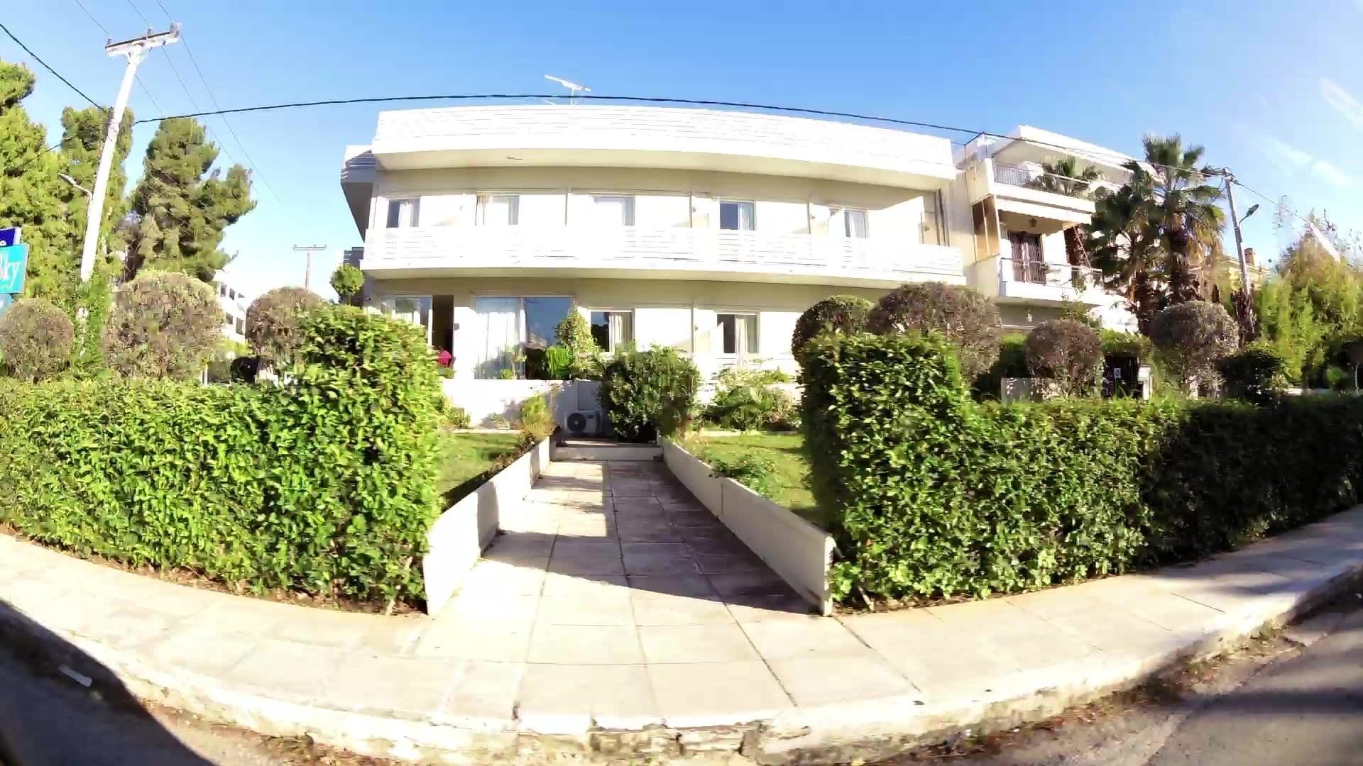 Street view near Blue Sky, Glyfáda — © kaartcam (CC BY-SA · Mapillary)