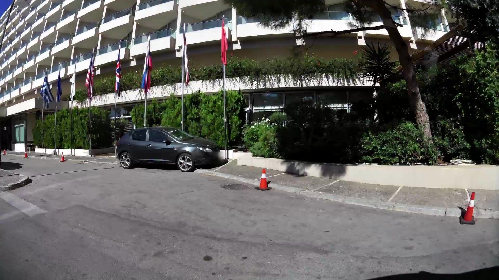 Street view near Divani Apollon Palace & Thalasso, Voúla — © kaartcam (CC BY-SA · Mapillary)