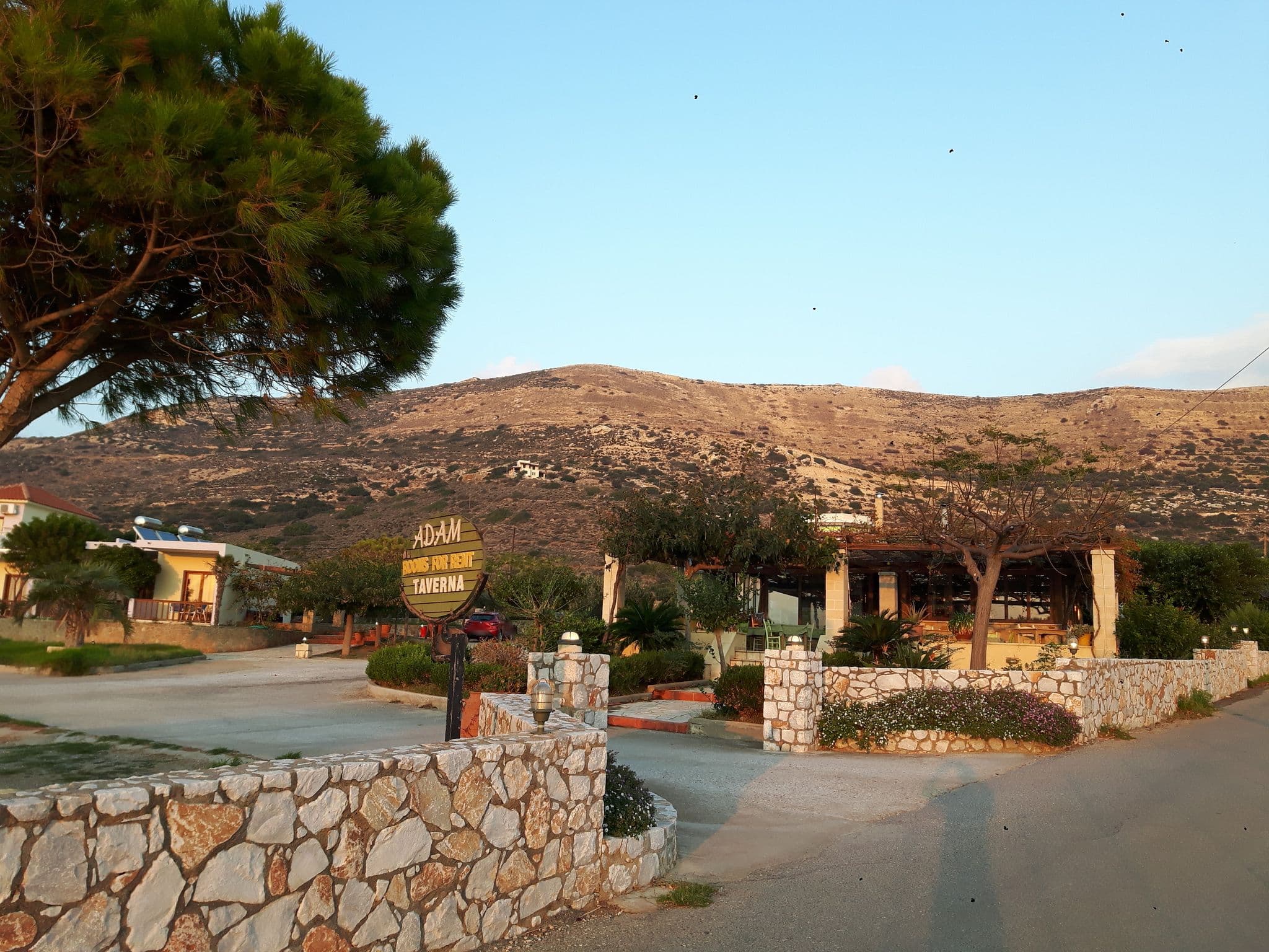 Street view near Adam Taverna, Kíssamos — © gevau (CC BY-SA · Mapillary)