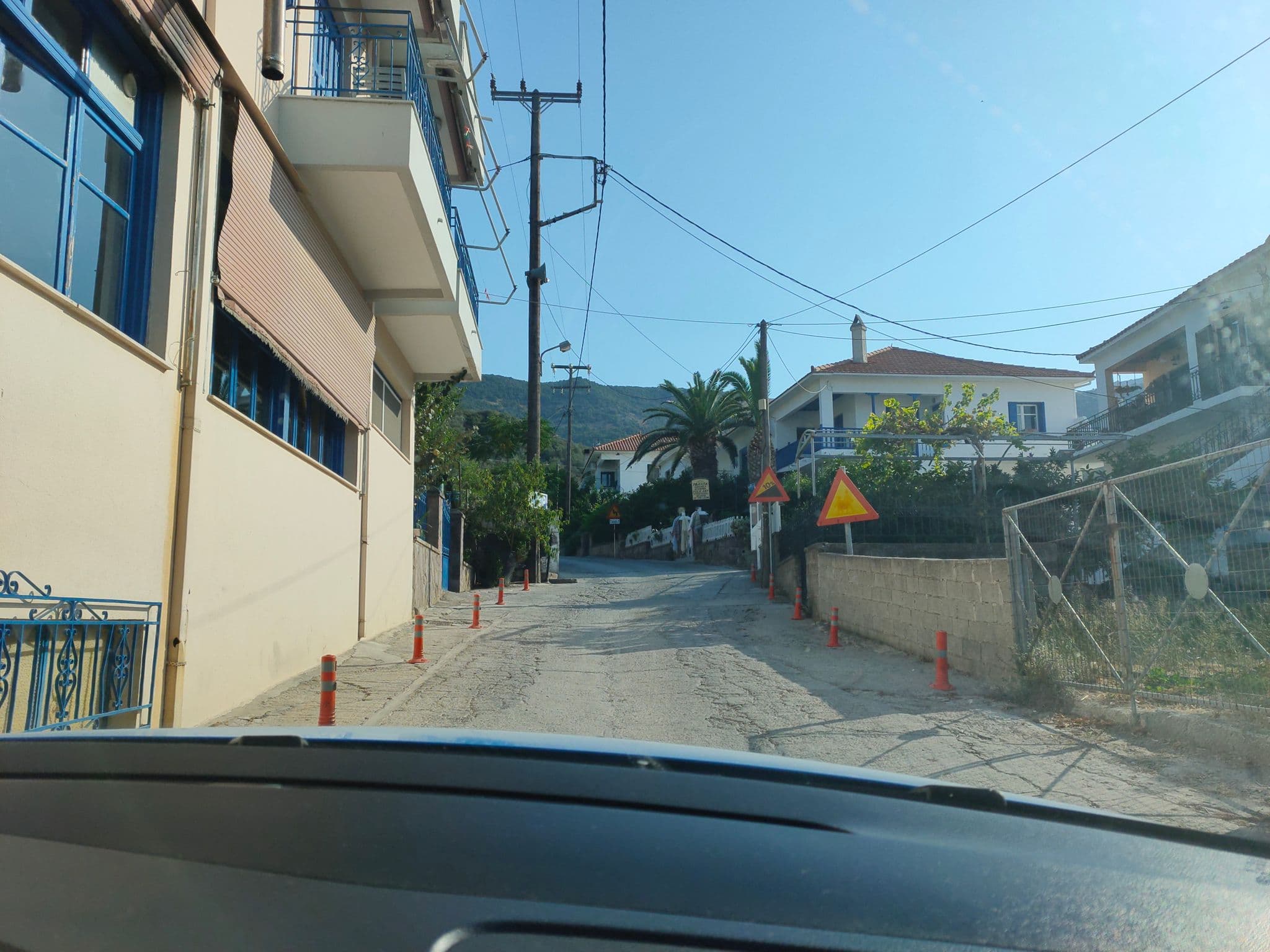 Street view near Hotel Gorgona, Mantamádos — © jjc (CC BY-SA · Mapillary)