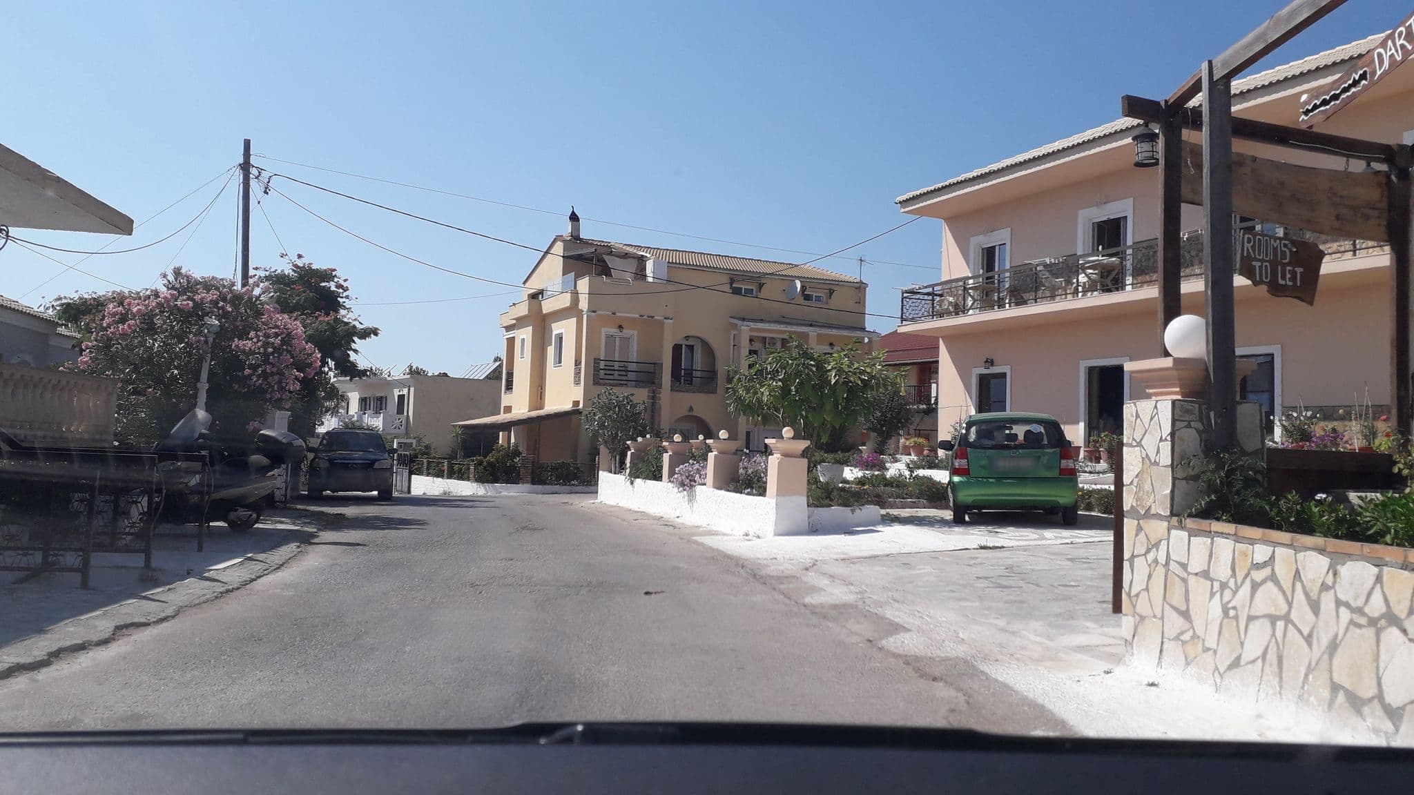 Street view near Pelagos, Perivóli — © dli (CC BY-SA · Mapillary)