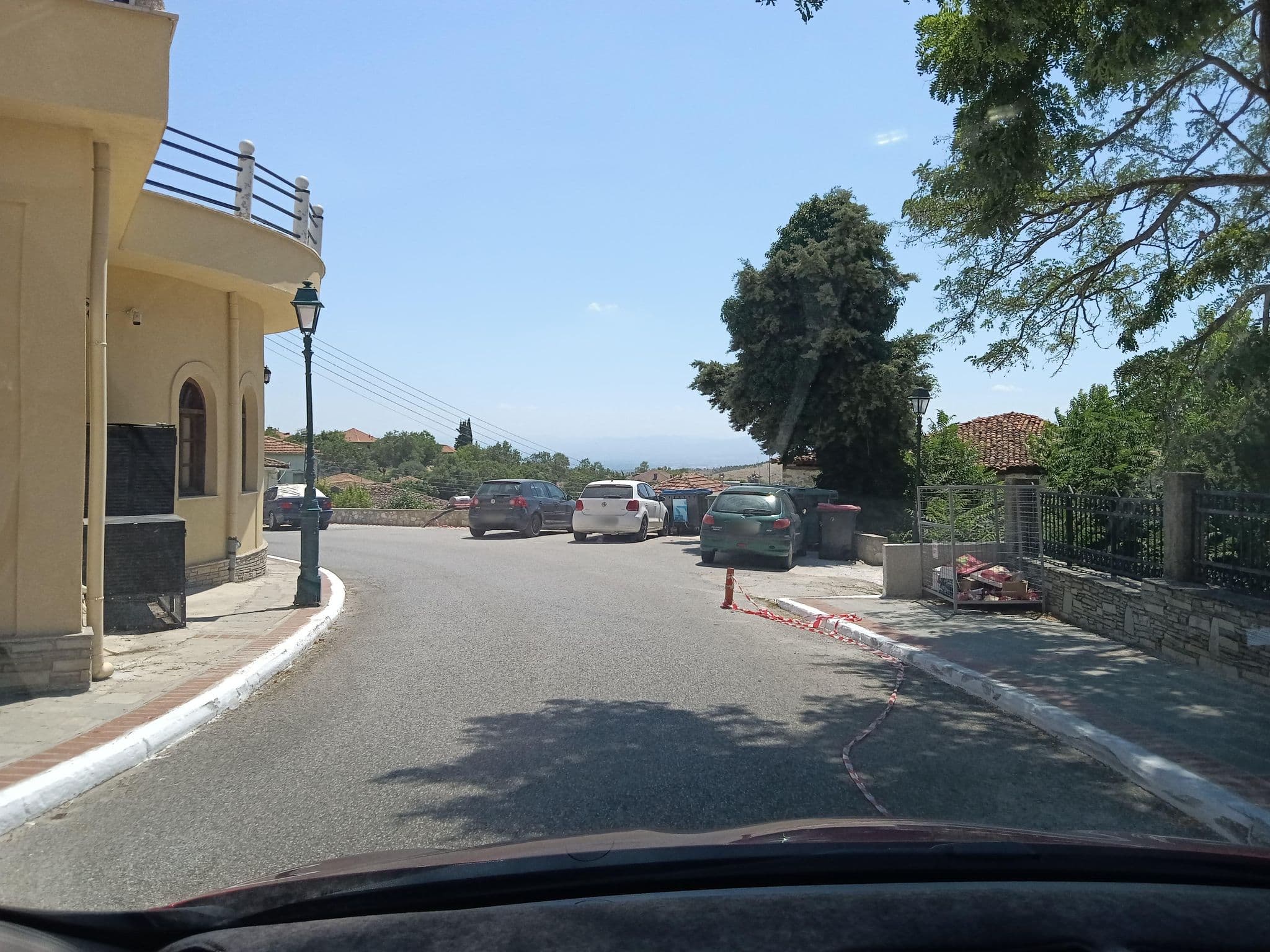 Street view near Archontiko Dintsiou, Siátista — © nglf (CC BY-SA · Mapillary)