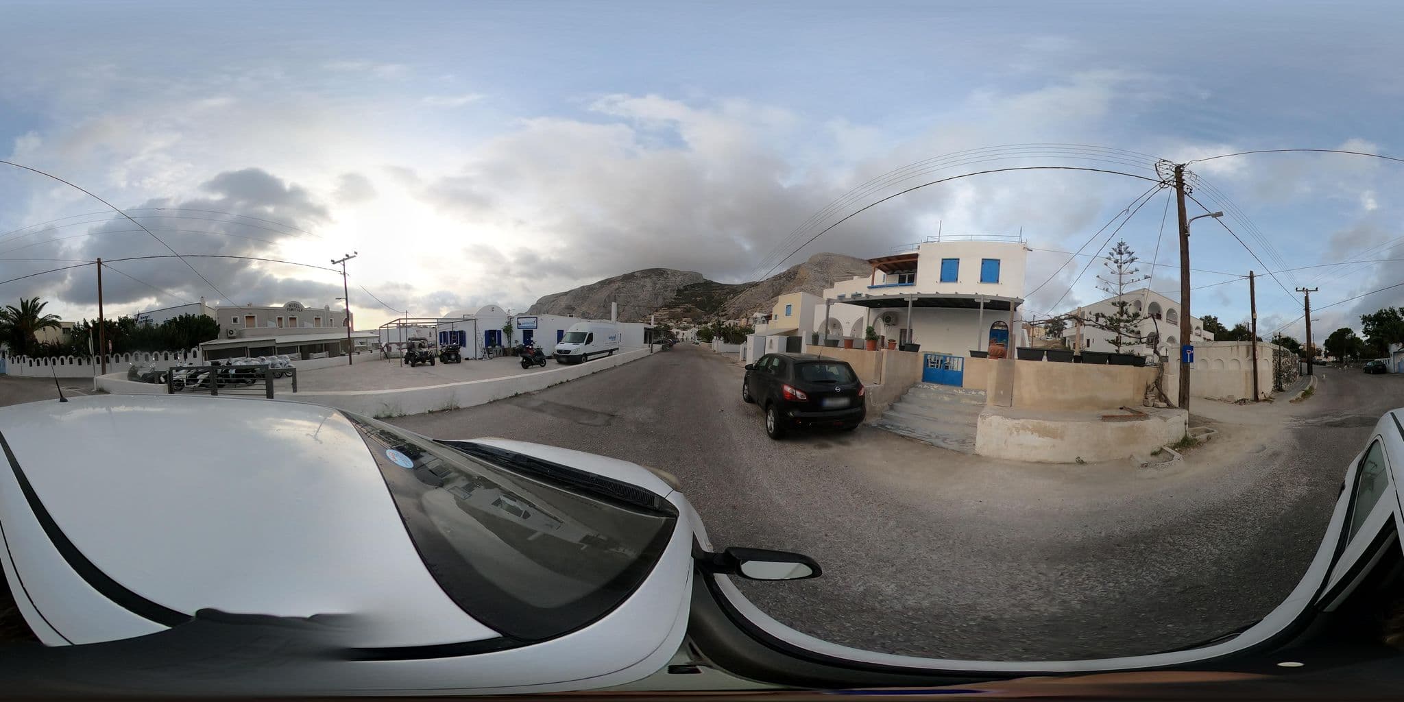 Street view near SUNFLOWER SANTORINI, Emporeío — © efikour (CC BY-SA · Mapillary)