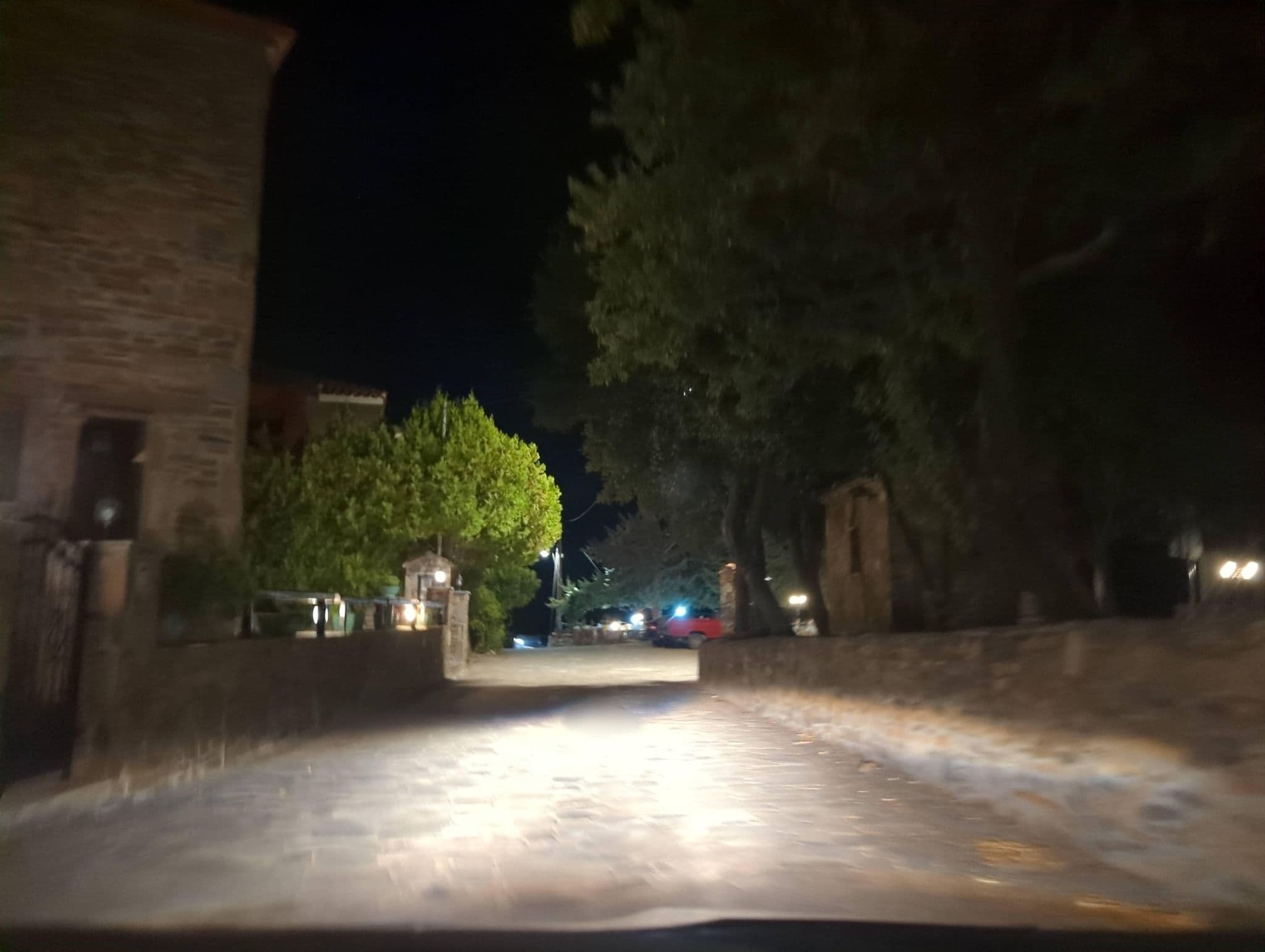 Street view near Chorostasi, Néos Marmarás — © tr_ck3em (CC BY-SA · Mapillary)