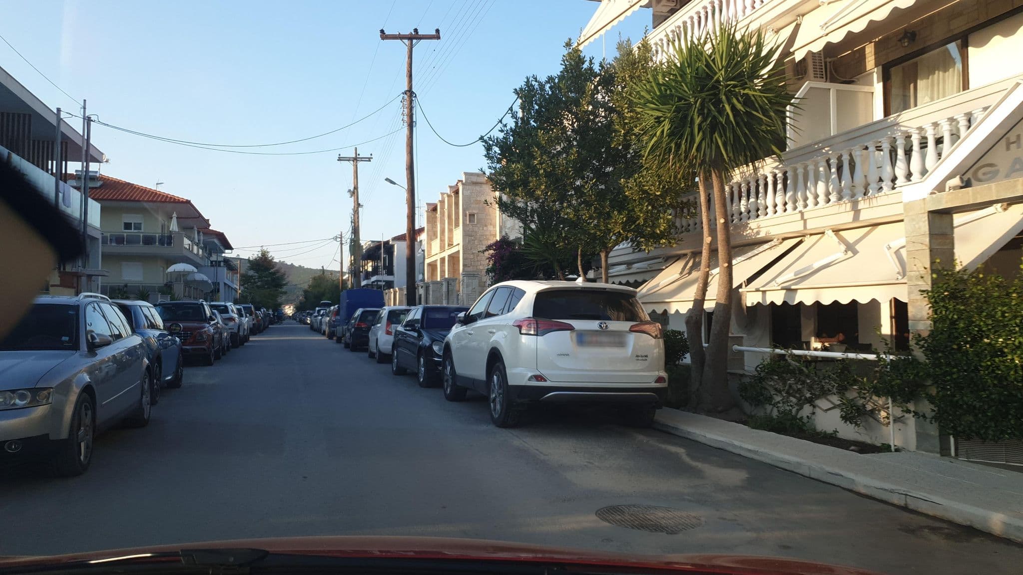 Street view near Galini, Sárti — © yannakis (CC BY-SA · Mapillary)