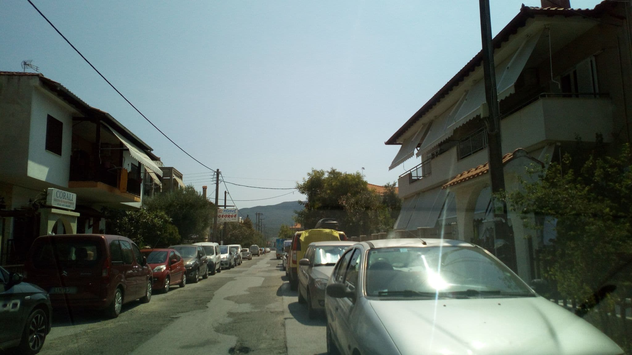 Street view near Haus Wienna, Sárti — © skarmoutsosv (CC BY-SA · Mapillary)