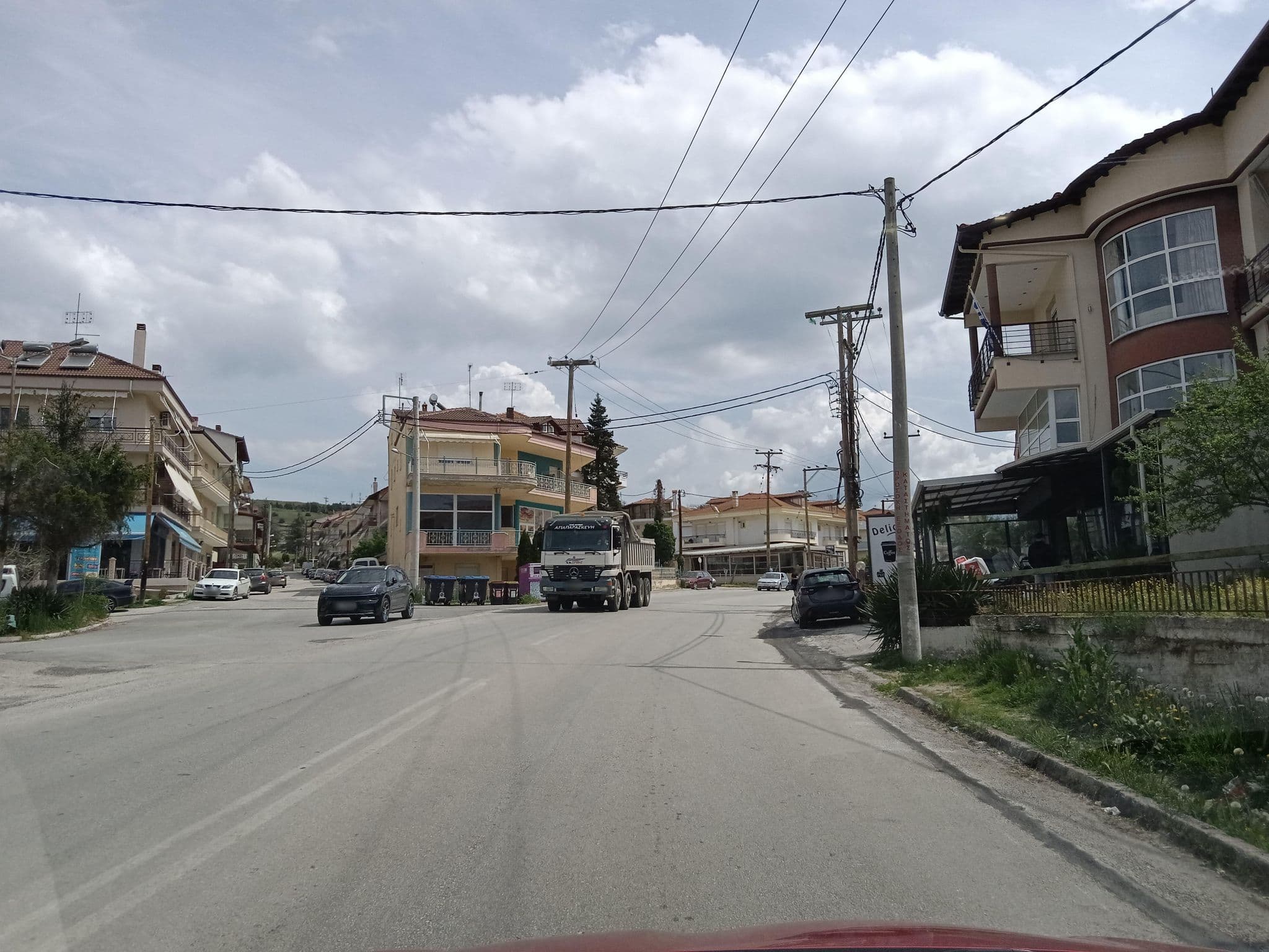 Street view near Nostos Hotel, Maniákoi — © nglf (CC BY-SA · Mapillary)