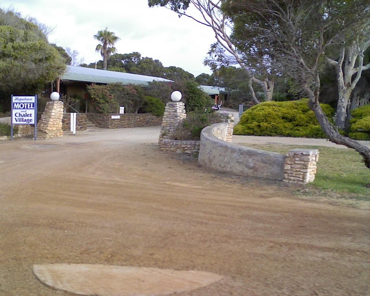 Street view near Hopetoun Motel & Chalet Village, Nulsen — © bob3bob3 (CC BY-SA · Mapillary)