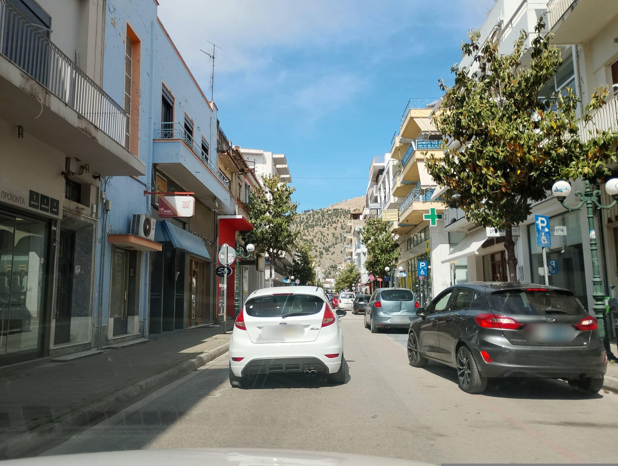 Street view near Apollon Hotel, Árgos — © George_210 (CC BY-SA · Mapillary)