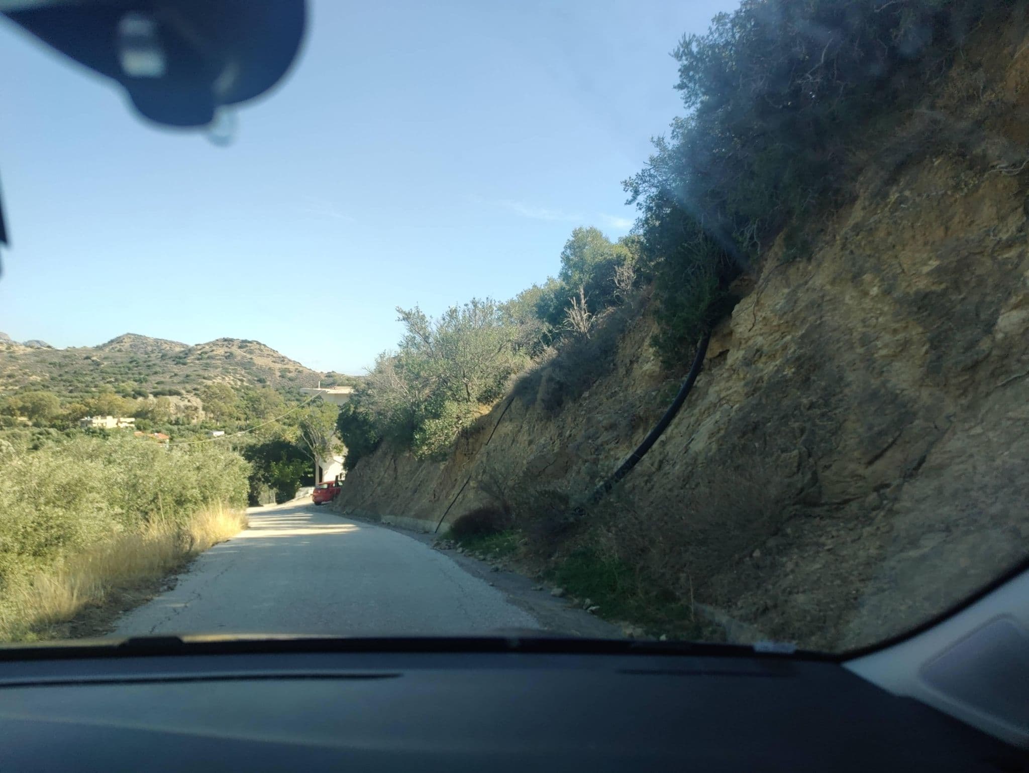 Street view near Villa Aliki, Néa Anatolí — © pelgrim (CC BY-SA · Mapillary)