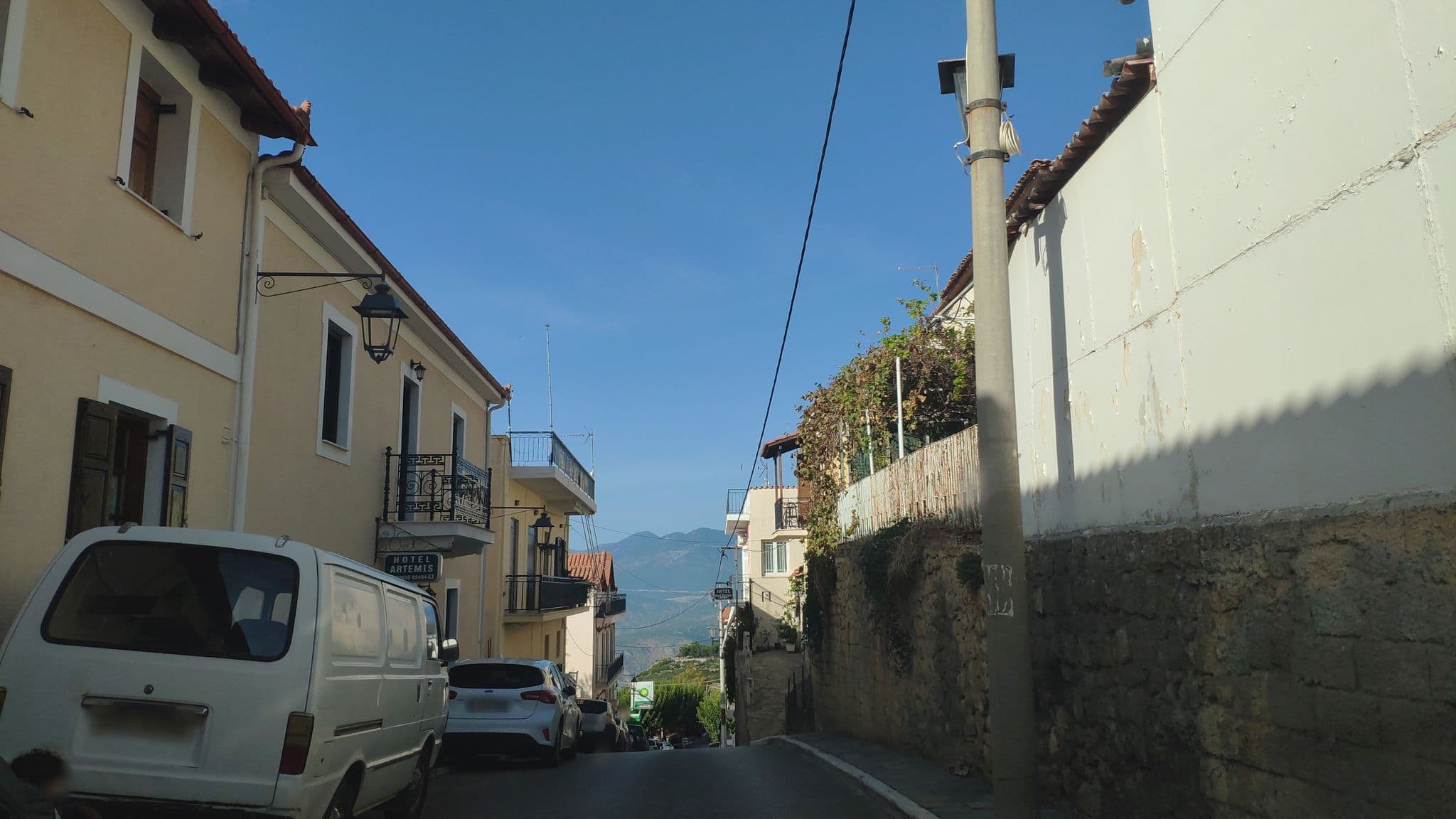 Street view near Pan, Delphi — © pppetros (CC BY-SA · Mapillary)