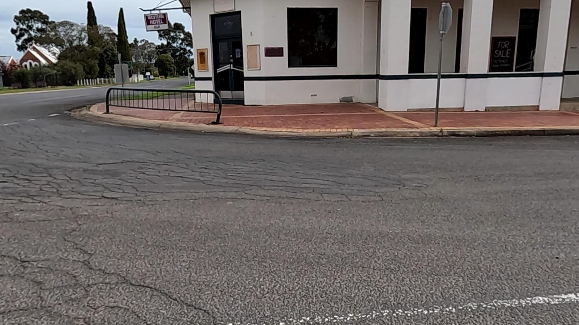Street view near Western Hotel, Casterton — © SGSC_RACAS_FOOTPATH (CC BY-SA · Mapillary)