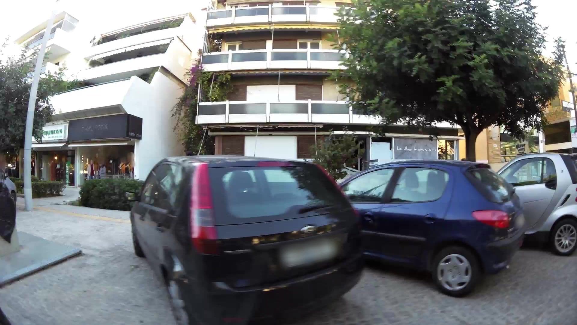 Street view near South, Glyfáda — © kaartcam (CC BY-SA · Mapillary)