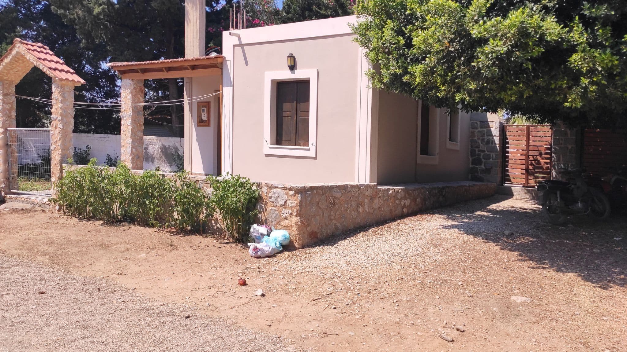 Street view near Pserimos Villas, Zipári — © osm1012 (CC BY-SA · Mapillary)