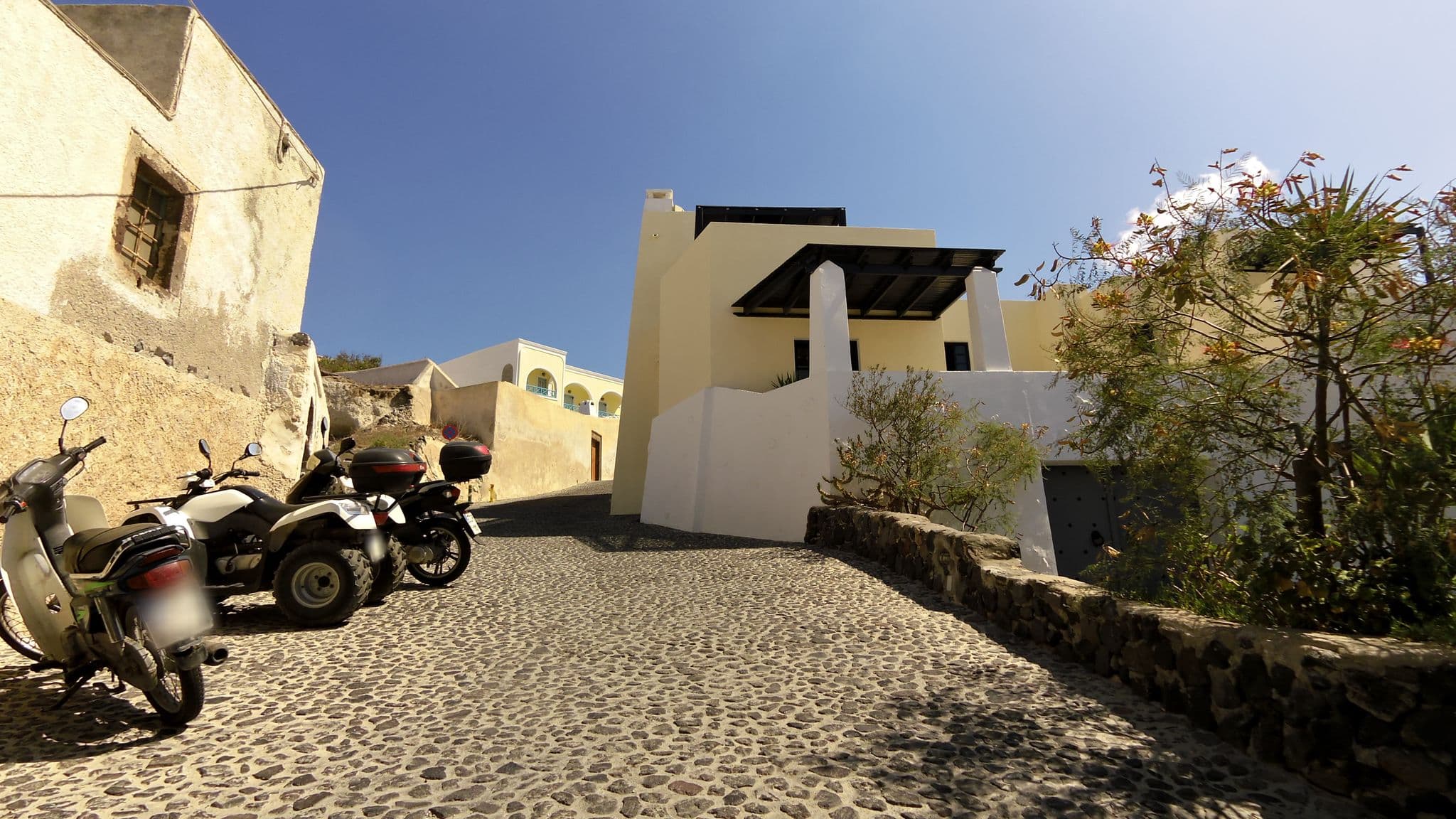 Street view near Vedema, Emporeío — © nisselson (CC BY-SA · Mapillary)