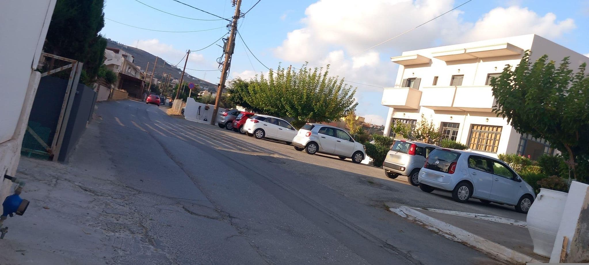 Street view near Anemos Inn, Kokkíni Cháni — © rskedgell (CC BY-SA · Mapillary)