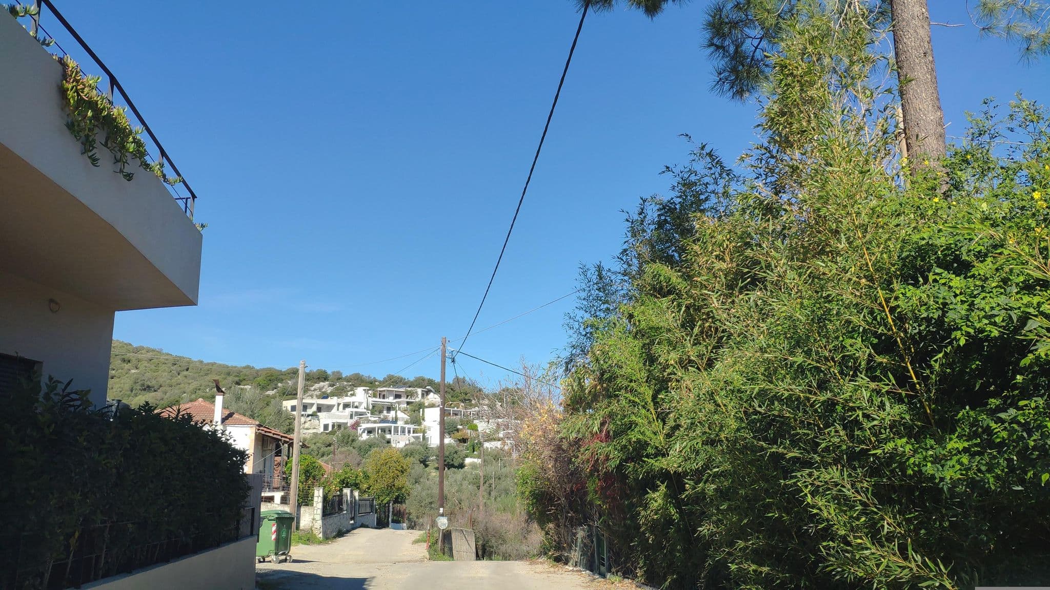 Street view near Elsa Luxury Appartments, Pálairos — © pppetros (CC BY-SA · Mapillary)