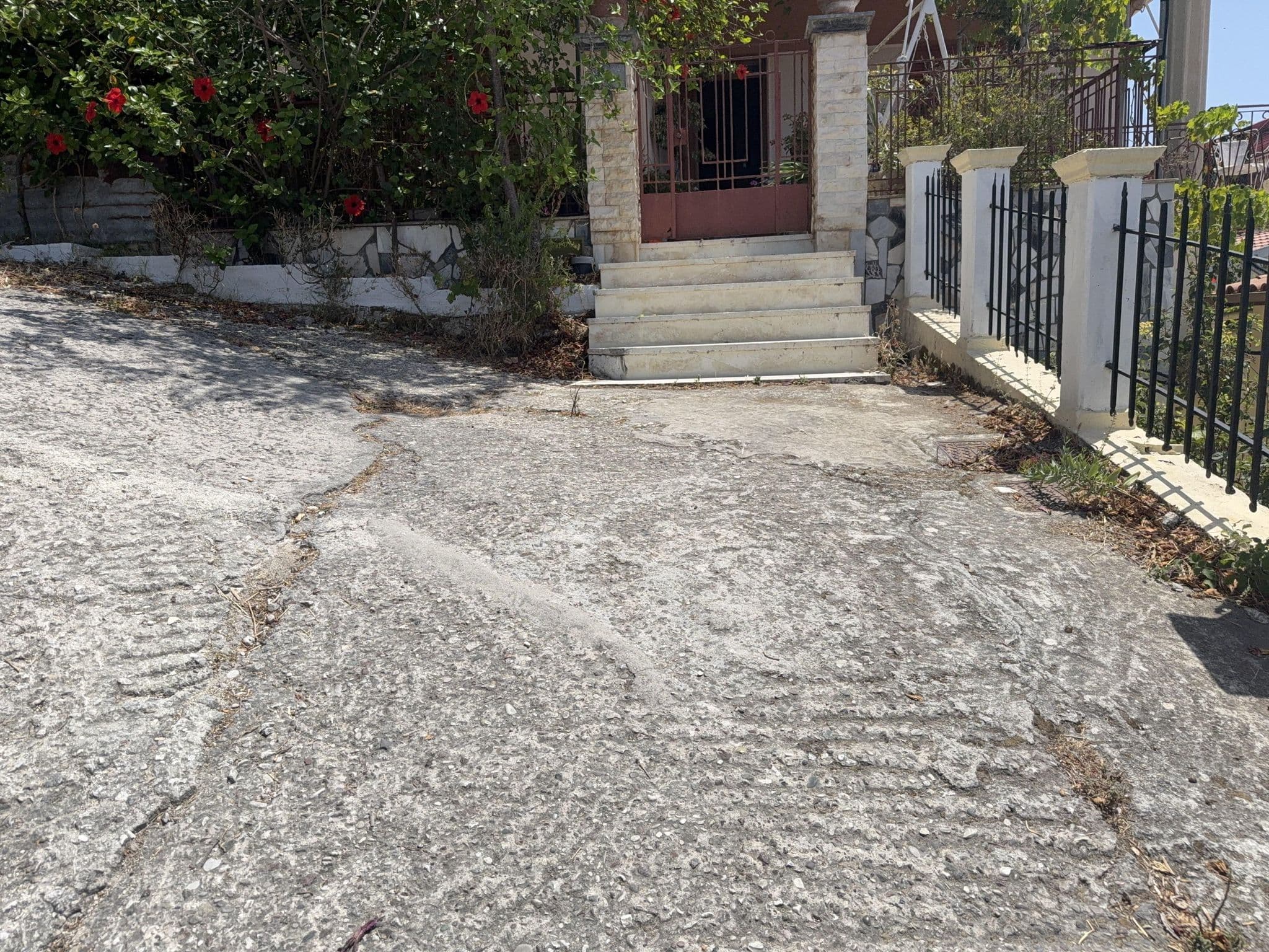 Street view near Erida, Pérdika — © TobyDS (CC BY-SA · Mapillary)