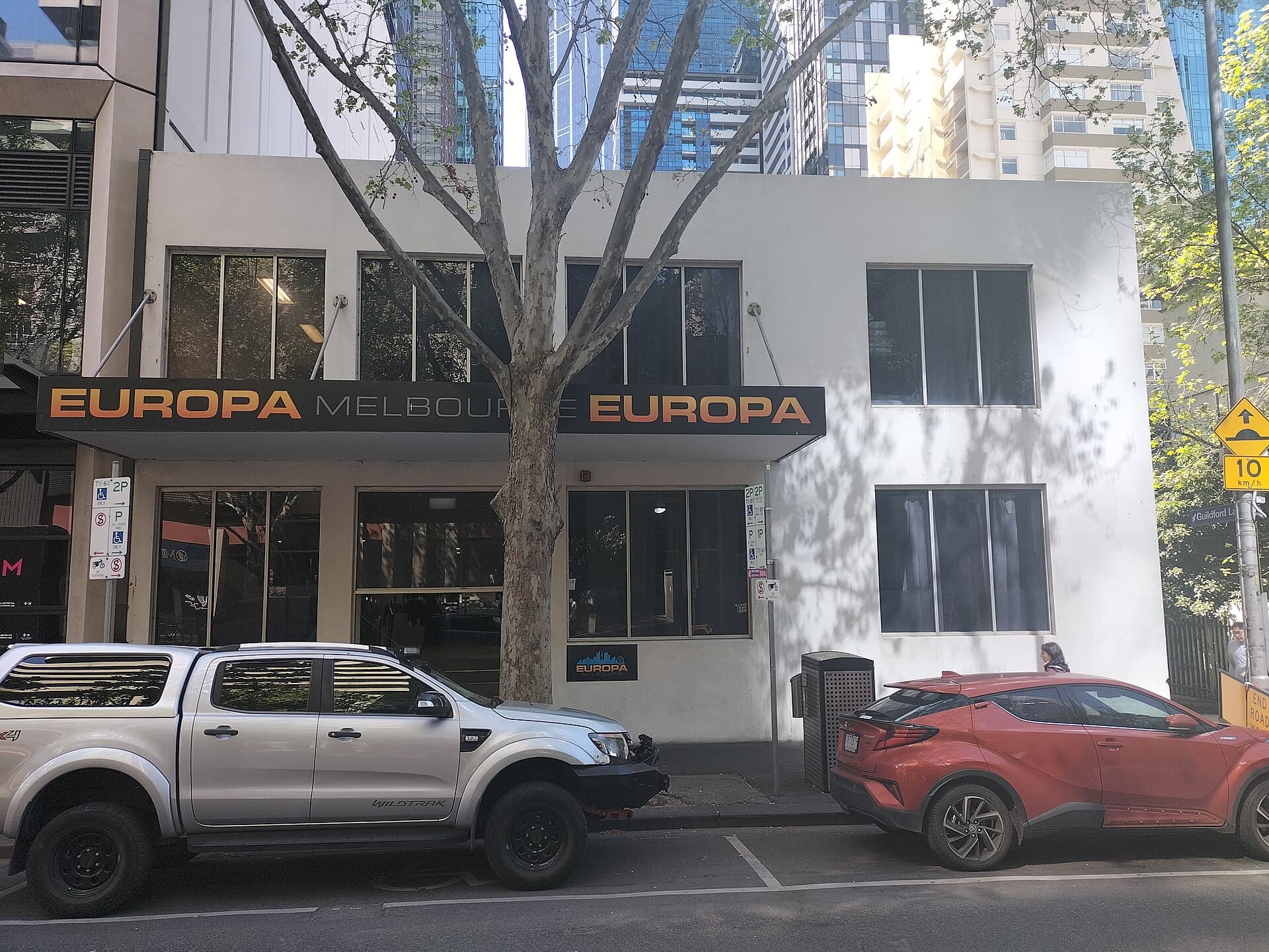 Europa Melbourne (via Wikimedia Commons, CC BY-SA 3.0)