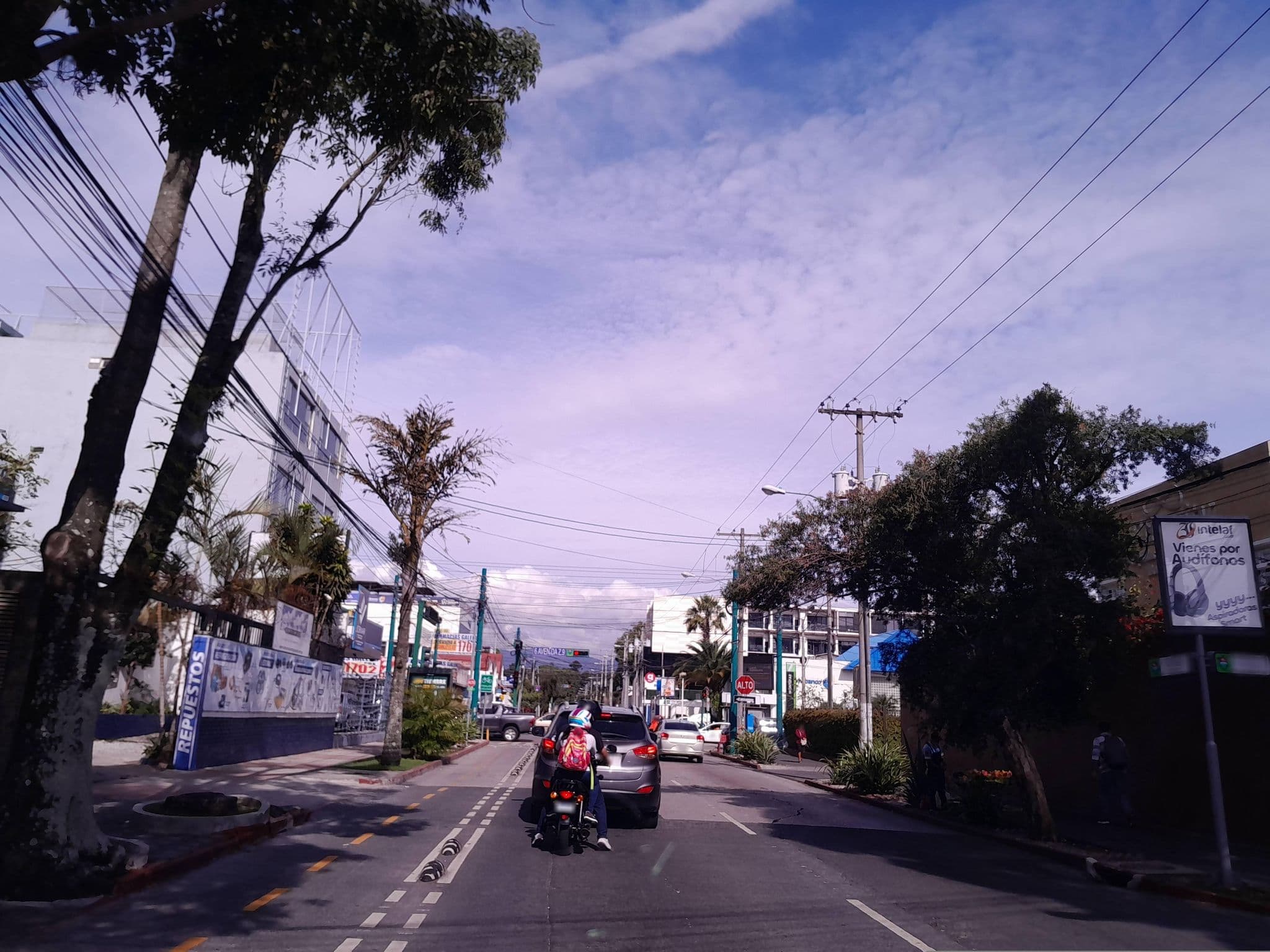 Street view near Suites Altamira, Santa Catarina Pinula — © ing_telefono_1 (CC BY-SA · Mapillary)