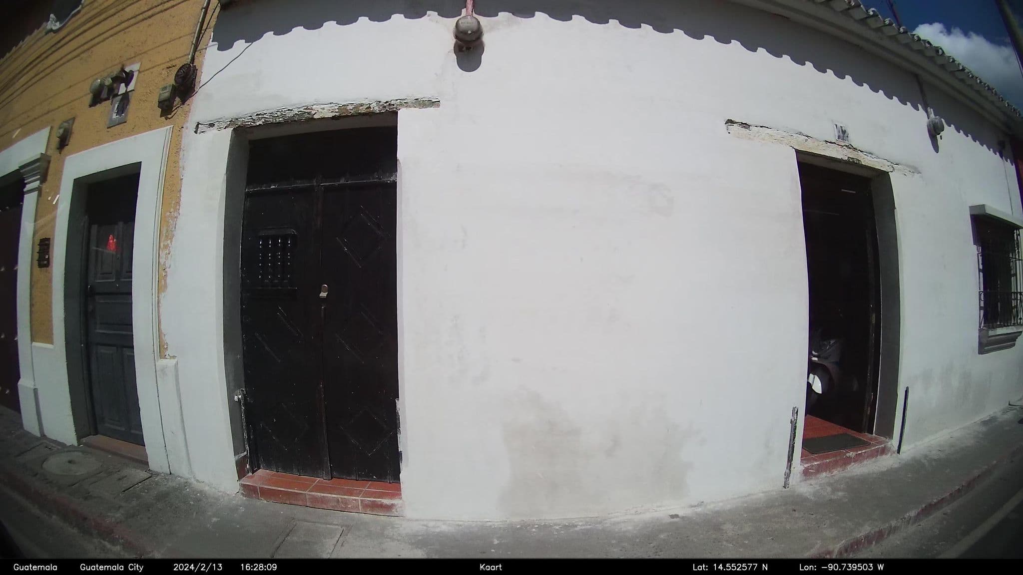 Street view near Hotel La Catedral, Antigua Guatemala — © kaart_2 (CC BY-SA · Mapillary)
