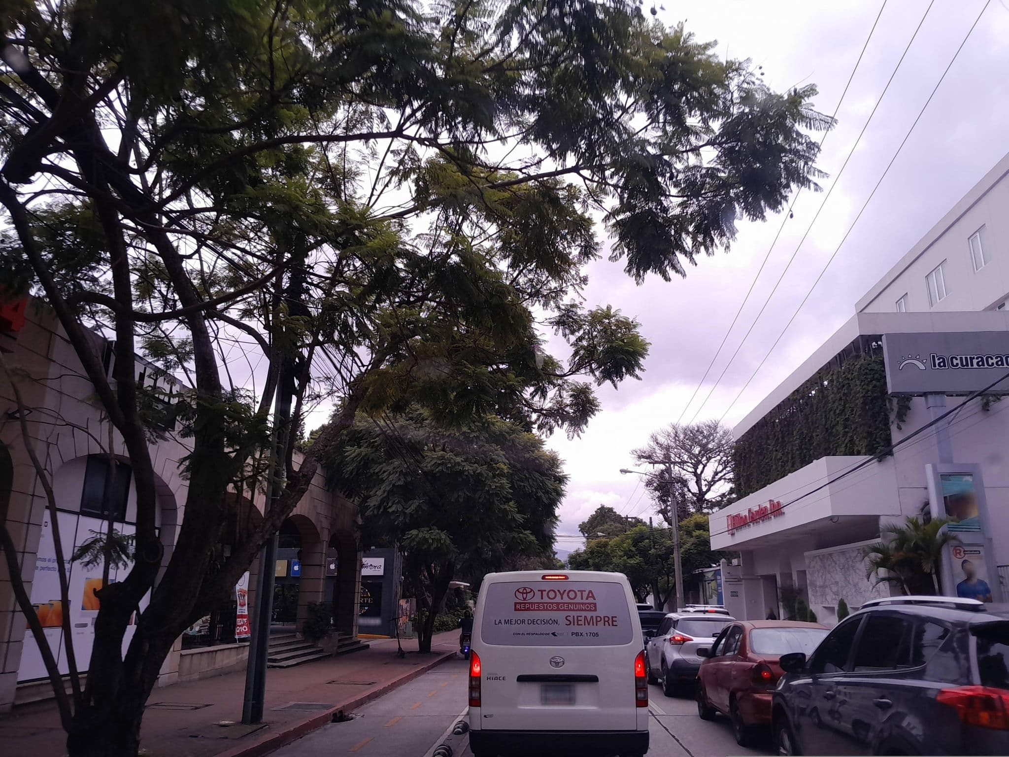 Street view near Porta Hotels, Santa Catarina Pinula — © ing_telefono_1 (CC BY-SA · Mapillary)