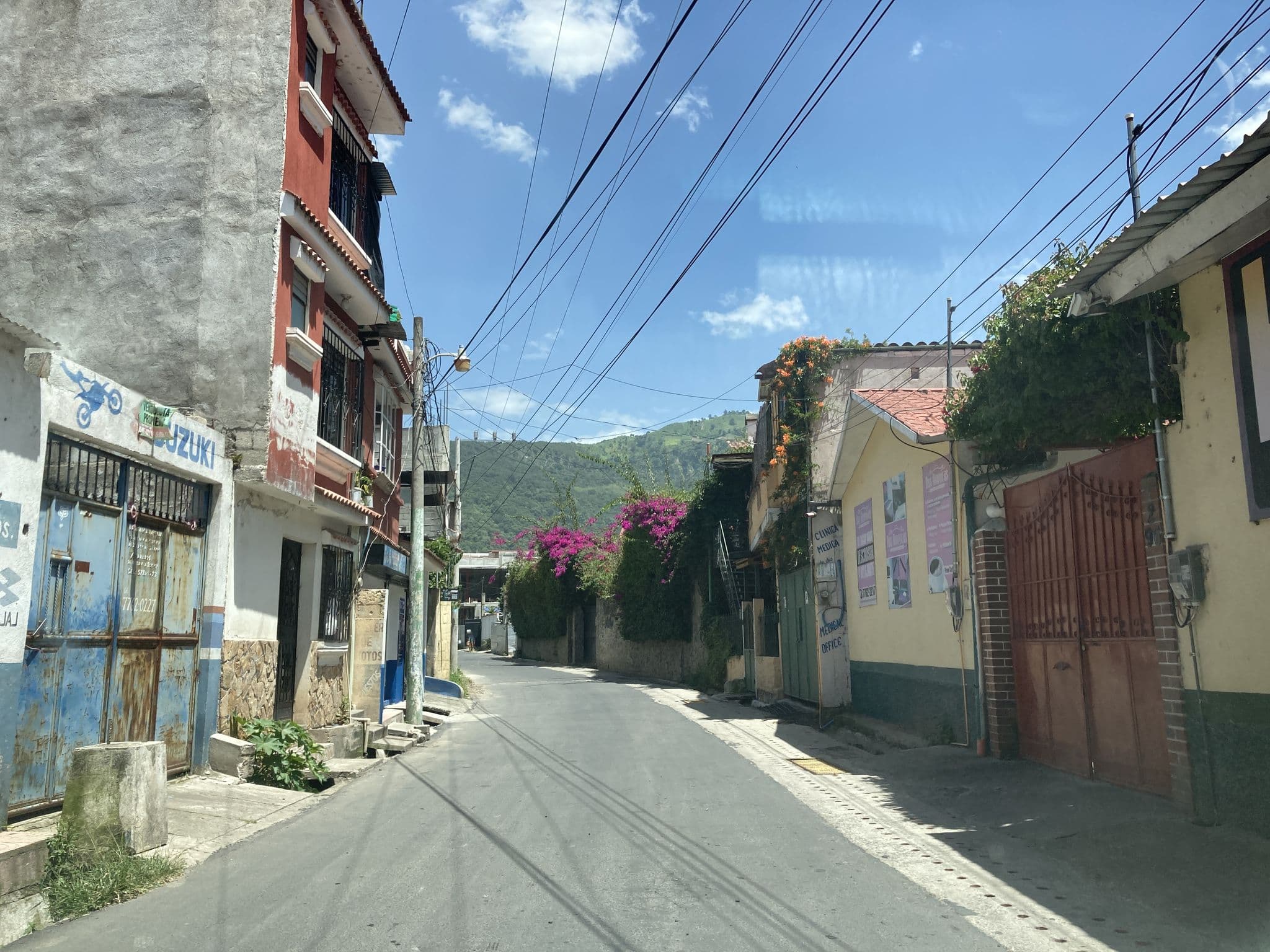 Street view near Bungalows Dos Americanos, Panajachel — © jaas (CC BY-SA · Mapillary)
