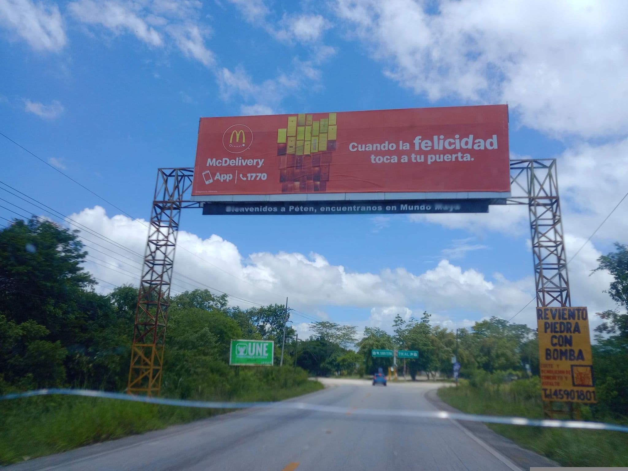 Street view near Parque Ixpanpajul, Flores — © ingetelca_telefono_6 (CC BY-SA · Mapillary)