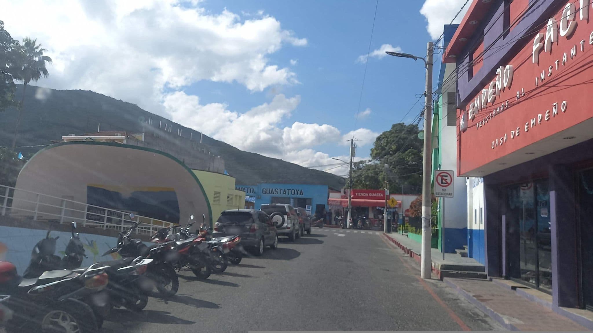 Street view near Hotel Casa Guastatoya, Guastatoya — © ing_telefono_3 (CC BY-SA · Mapillary)