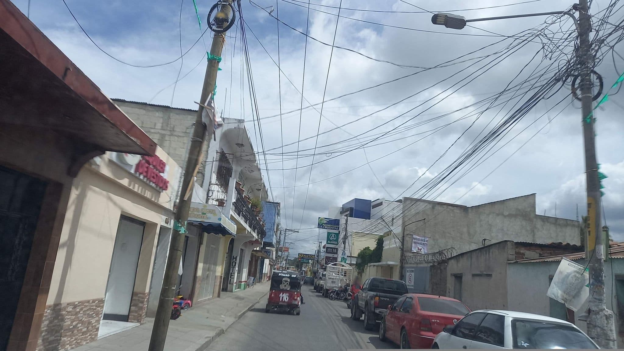 Street view near Hotel las Buganvilias, Jalapa — © juanjosep (CC BY-SA · Mapillary)