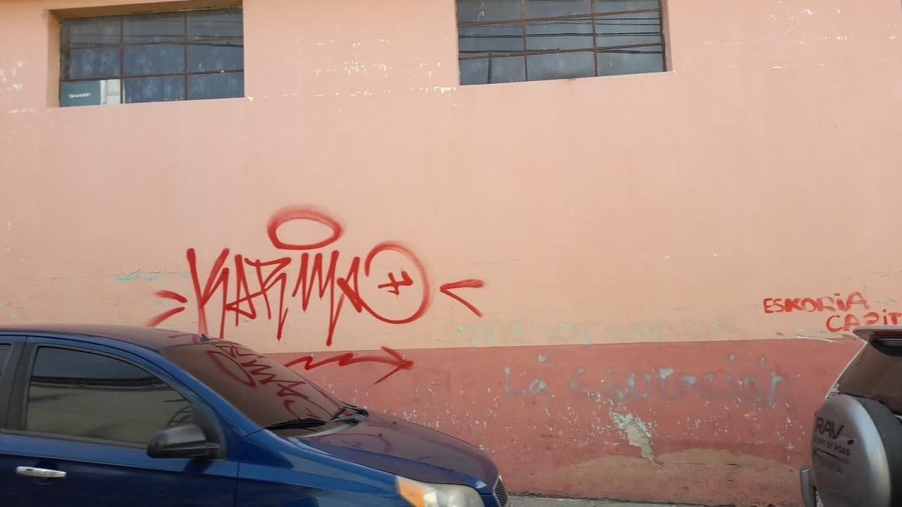 Street view near Hostal la luna, Quetzaltenango — © LuciaG (CC BY-SA · Mapillary)