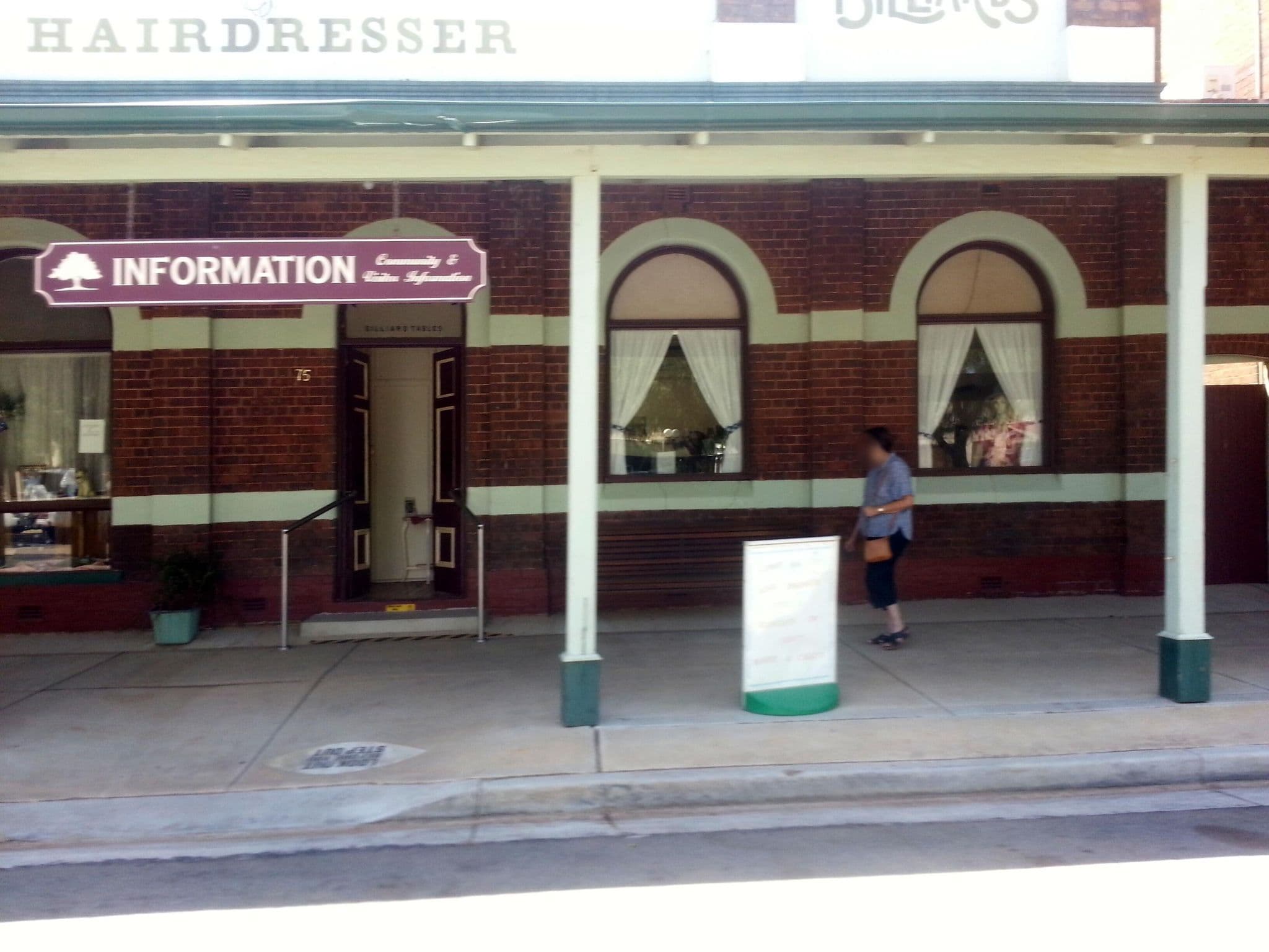 Street view near Ariah Park Hotel, Temora — © bob3bob3 (CC BY-SA · Mapillary)