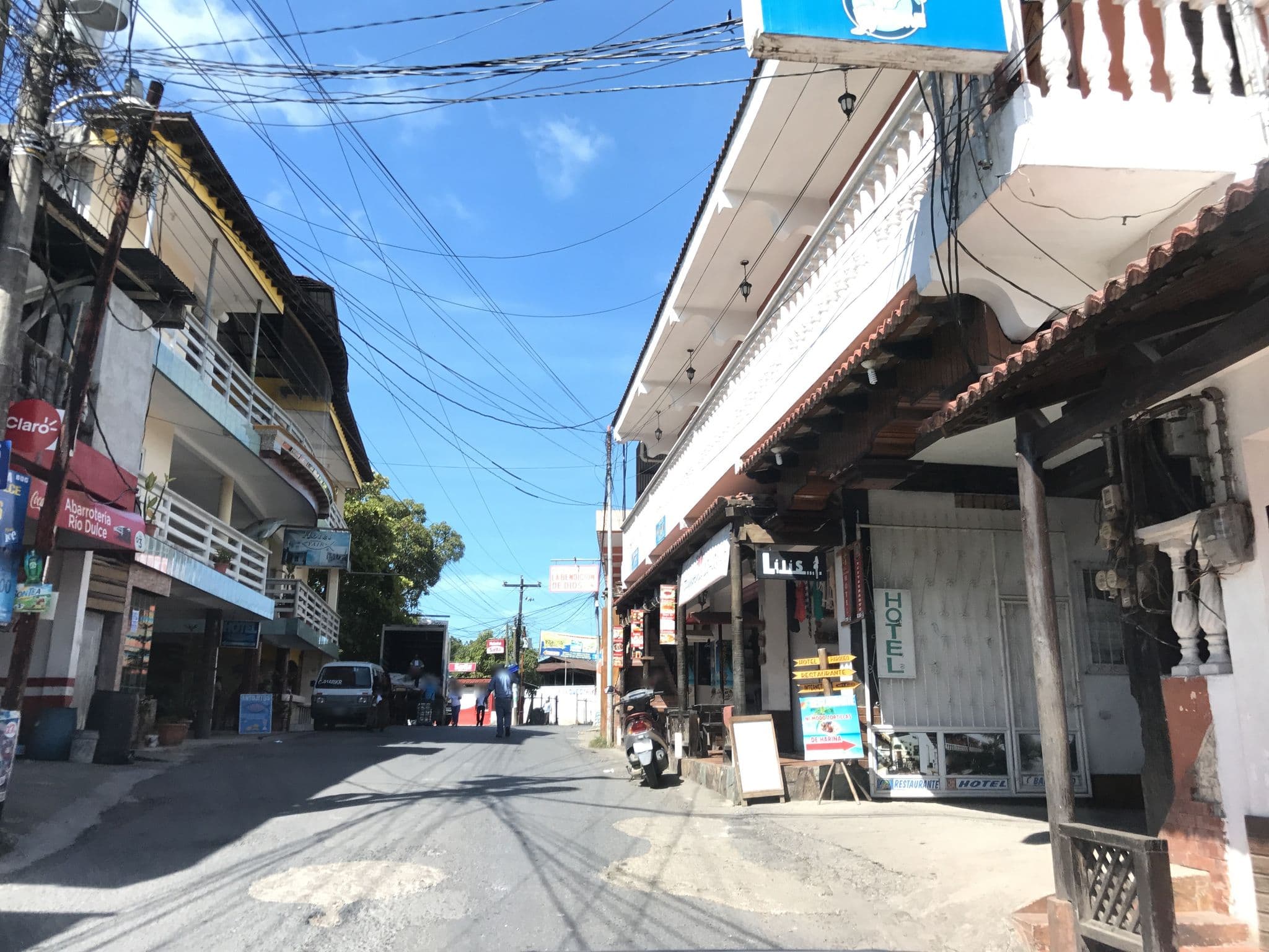 Street view near yair hotel, Morales — © Flabbers (CC BY-SA · Mapillary)
