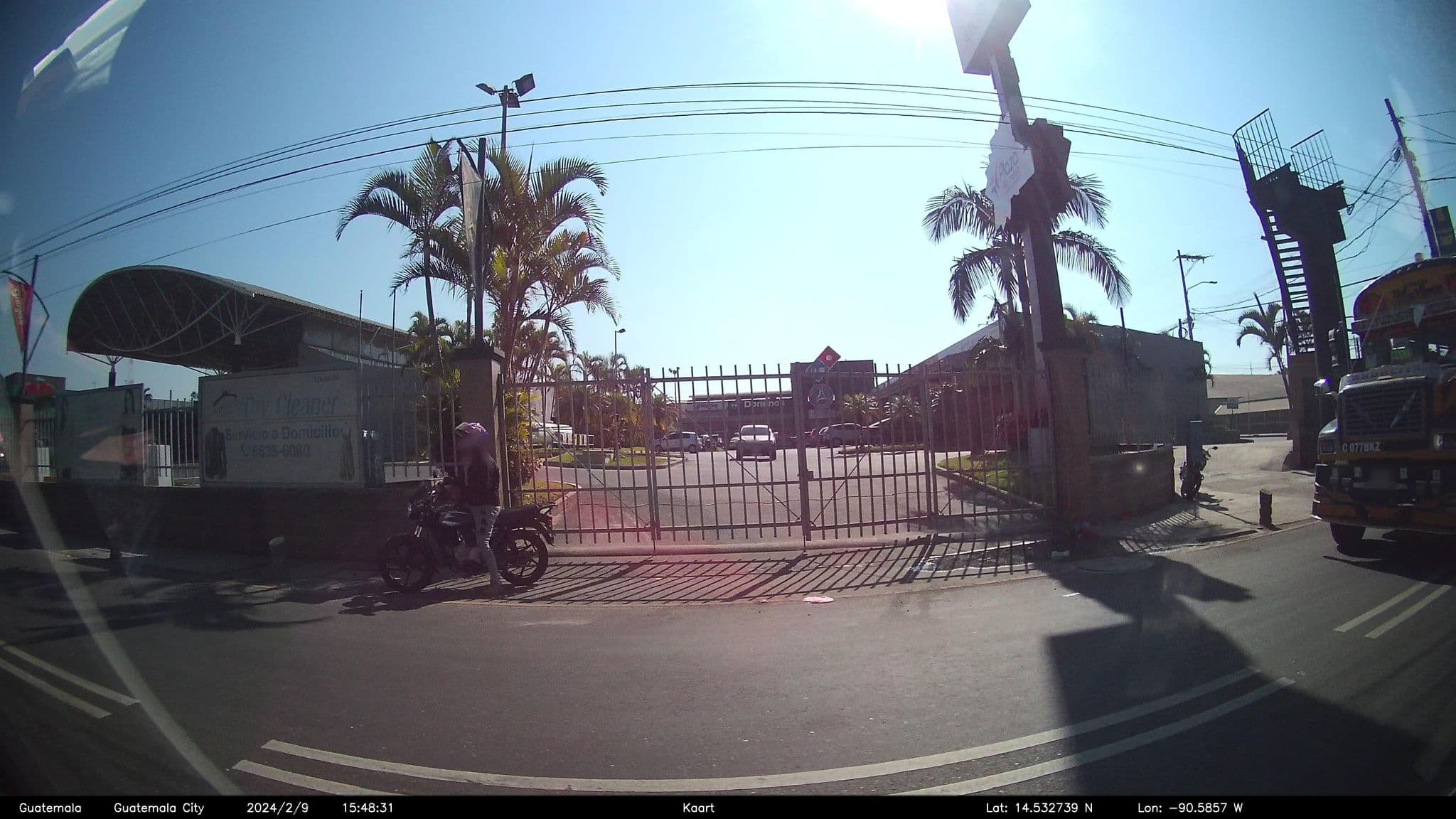 Street view near Hotel Manhatan, Villa Nueva — © kaart_2 (CC BY-SA · Mapillary)