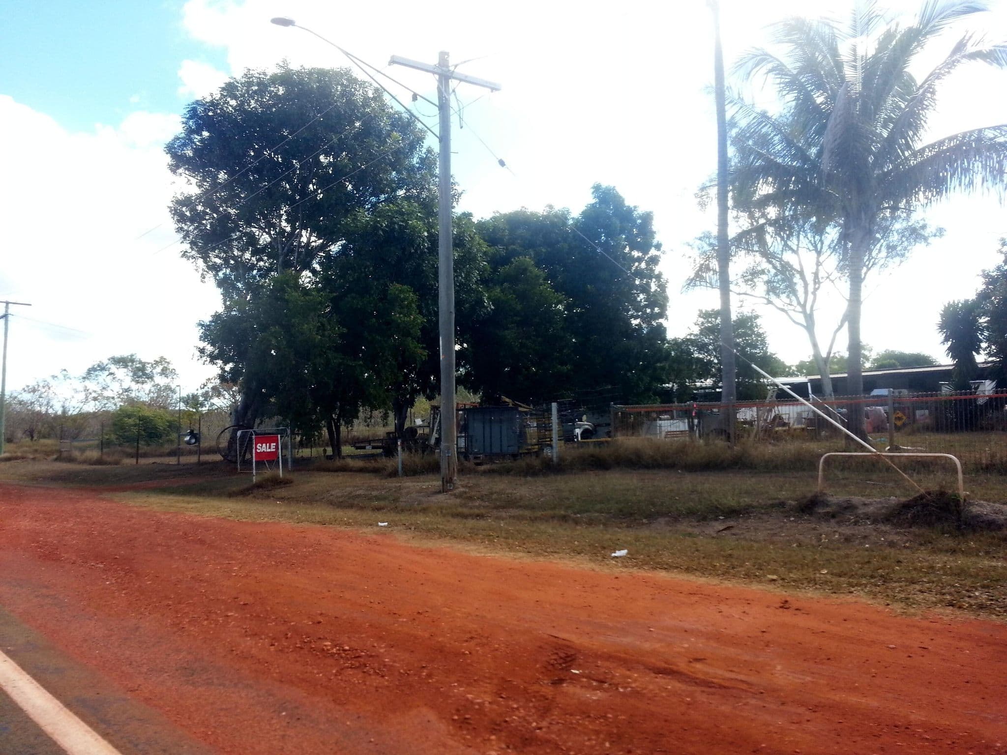 Street view near Exchange Hotel, Hughenden — © bob3bob3 (CC BY-SA · Mapillary)