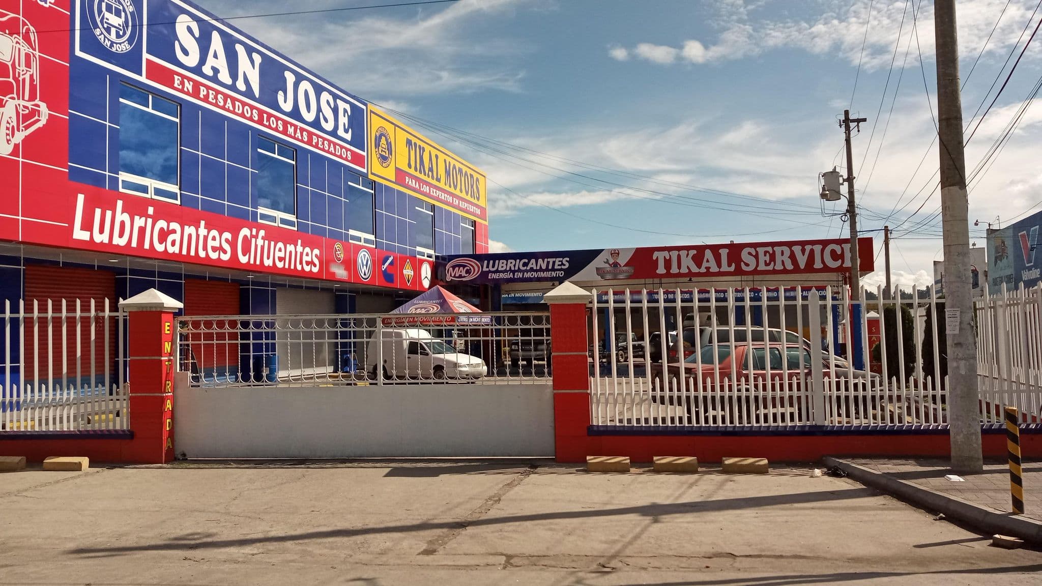 Street view near Hotel Clariss, Quetzaltenango — © mcolocho (CC BY-SA · Mapillary)