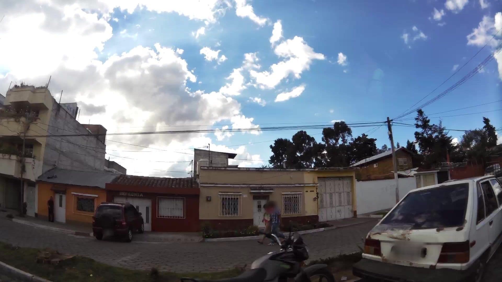 Street view near Hotel Los Riscos, Quetzaltenango — © kaartcam (CC BY-SA · Mapillary)
