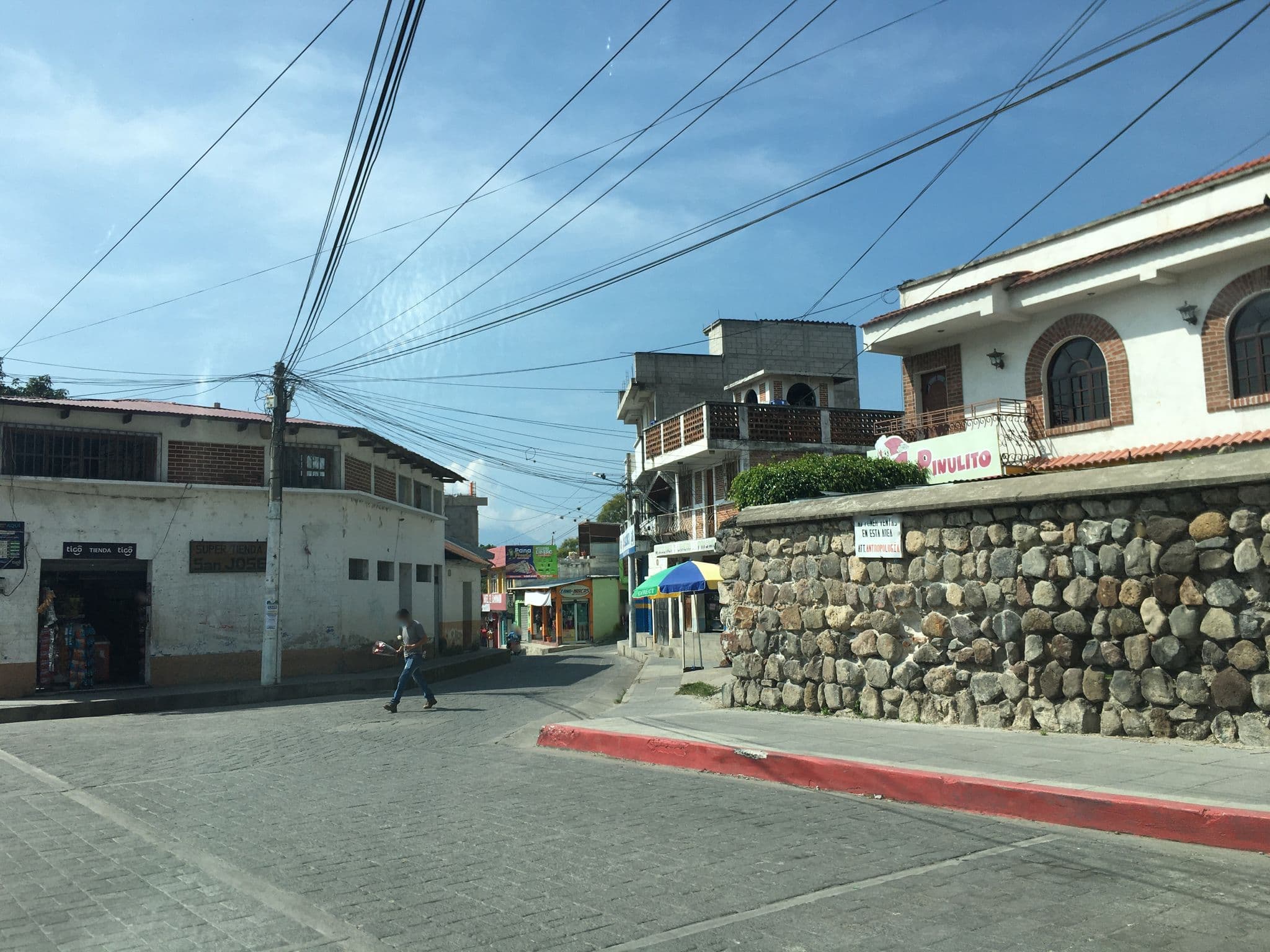 Street view near Hotel Montana, Panajachel — © jaas (CC BY-SA · Mapillary)