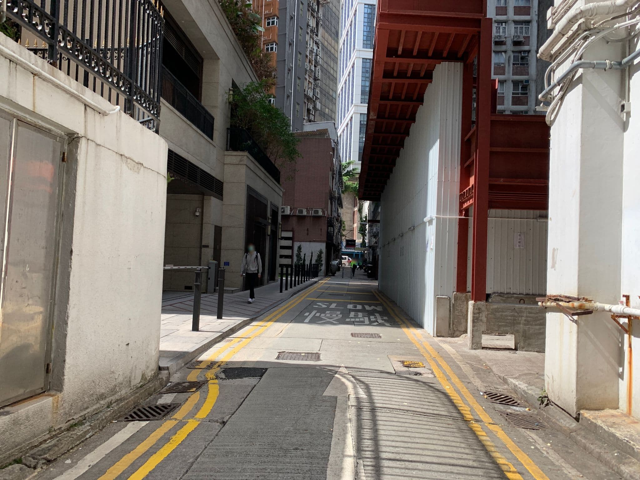 Street view near 銅鑼灣愛麗舍酒店 Elysion Place Hotel Causeway Bay, Tai Hang — © jonathanchik (CC BY-SA · Mapillary)