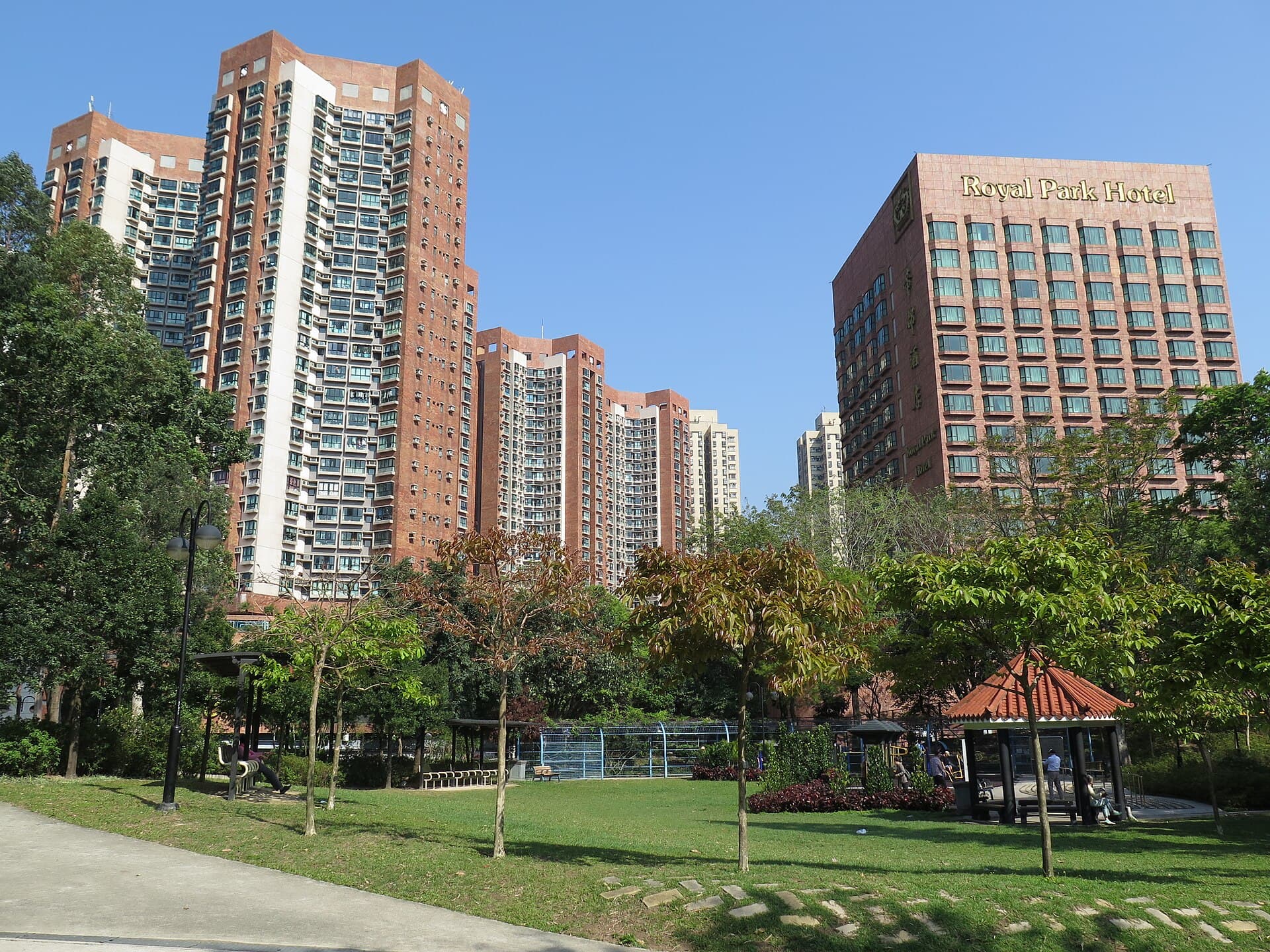 帝都酒店 Royal Park Hotel (via Wikimedia Commons, CC BY 3.0)