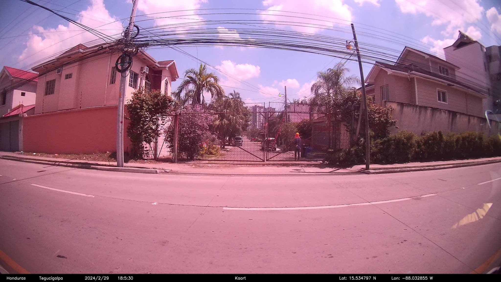 Street view near Casa del Arbol Galerias Hotel, Peña Blanca — © kaart_3 (CC BY-SA · Mapillary)